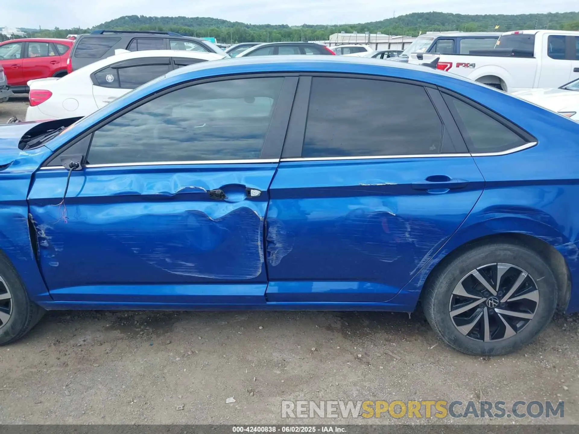 15 Photograph of a damaged car 3VW4M7BU0PM010739 VOLKSWAGEN JETTA 2023