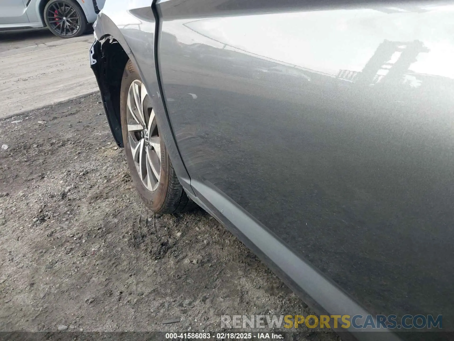 17 Photograph of a damaged car 3VW5M7BU0PM011572 VOLKSWAGEN JETTA 2023