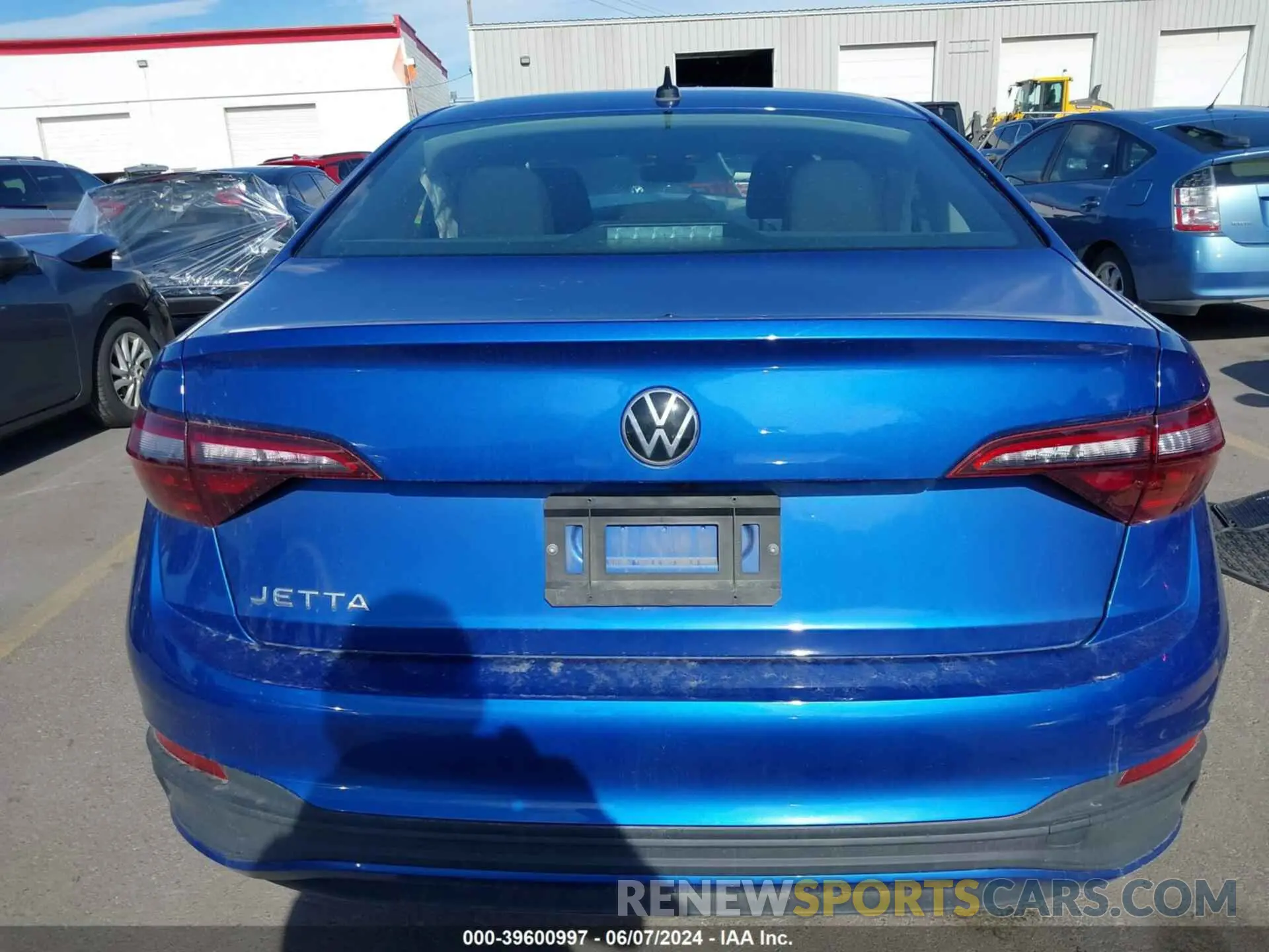 16 Photograph of a damaged car 3VW5M7BU4PM055185 VOLKSWAGEN JETTA 2023