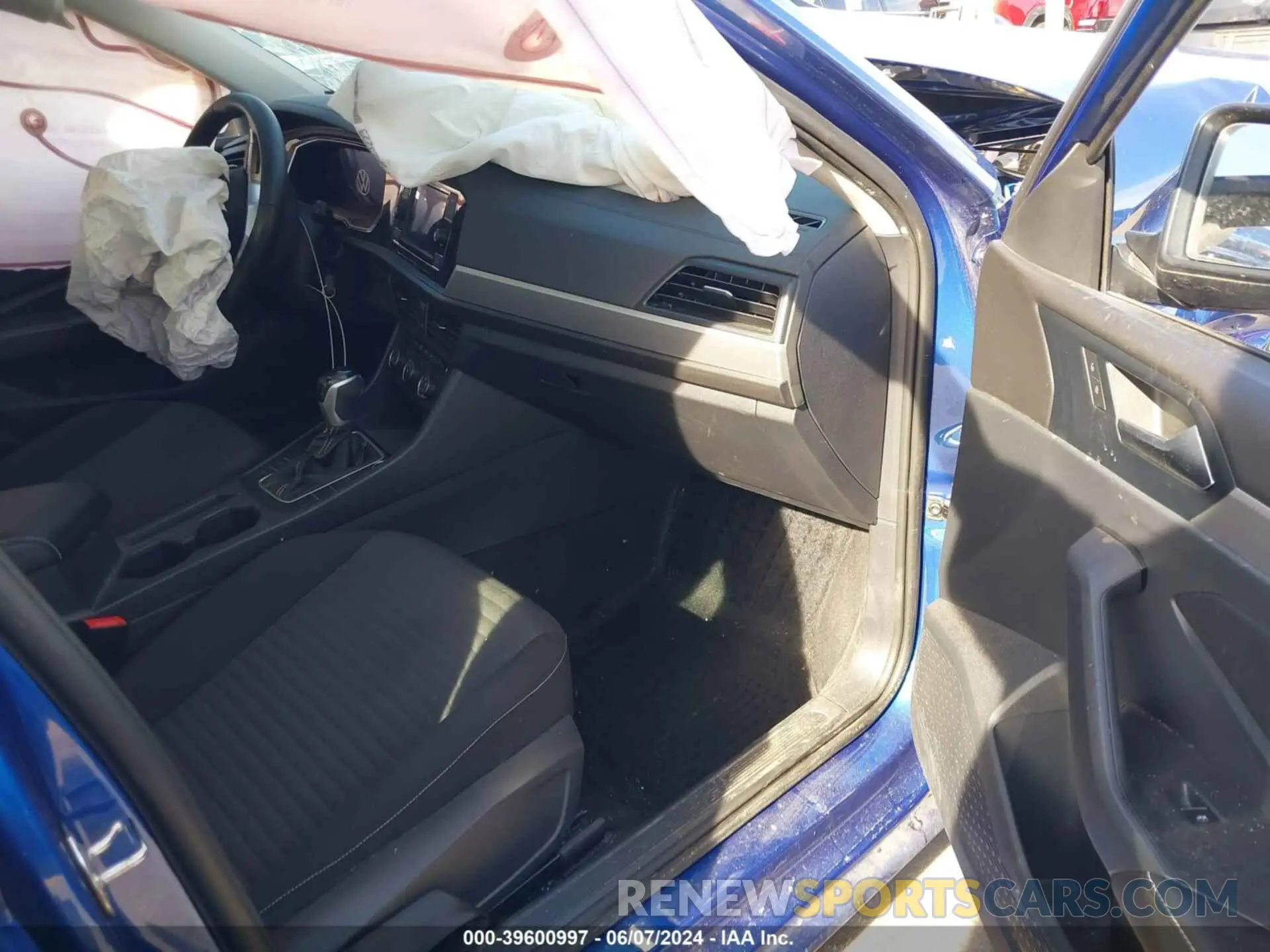 5 Photograph of a damaged car 3VW5M7BU4PM055185 VOLKSWAGEN JETTA 2023