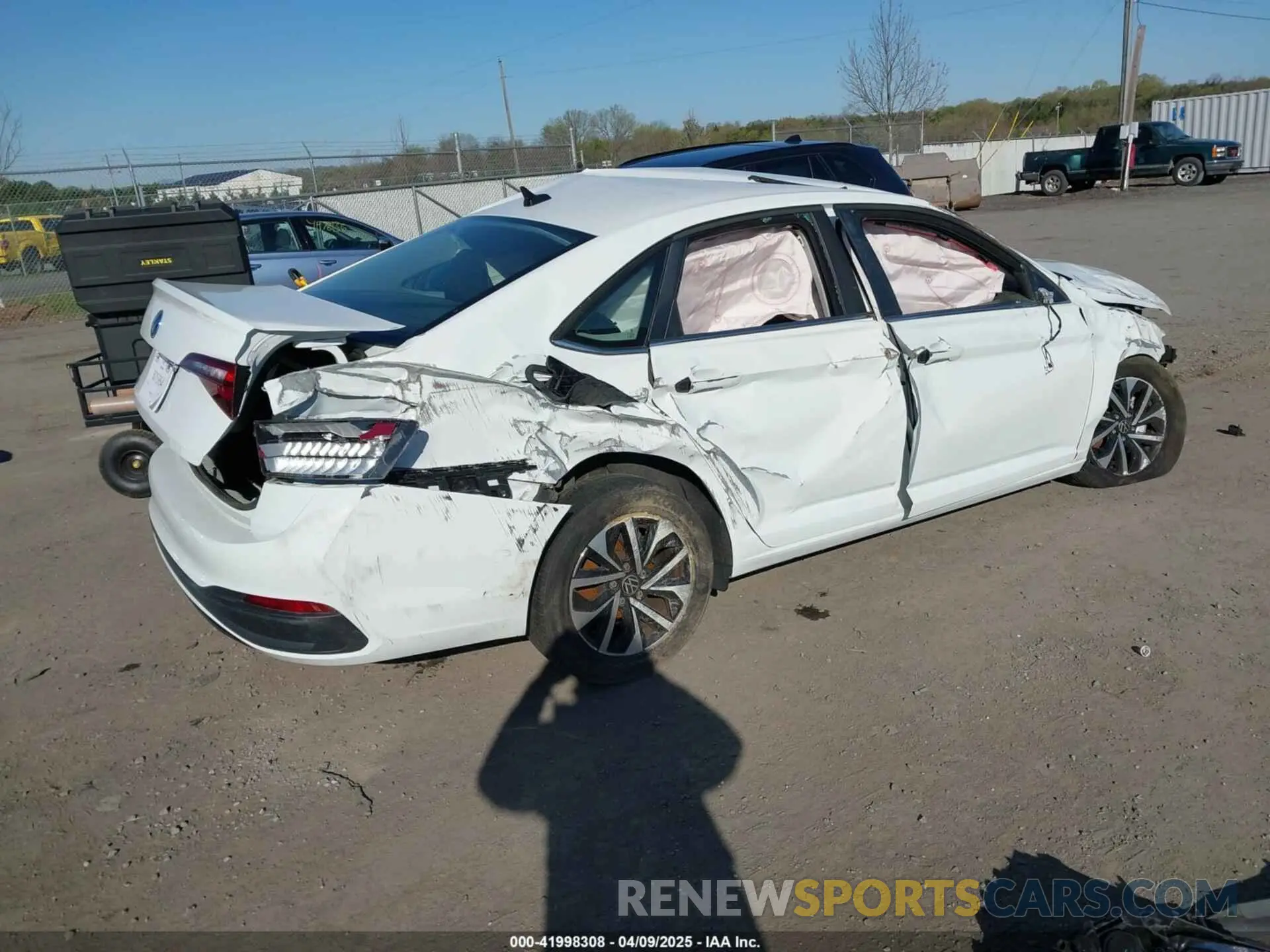 4 Photograph of a damaged car 3VW5M7BU5PM021627 VOLKSWAGEN JETTA 2023