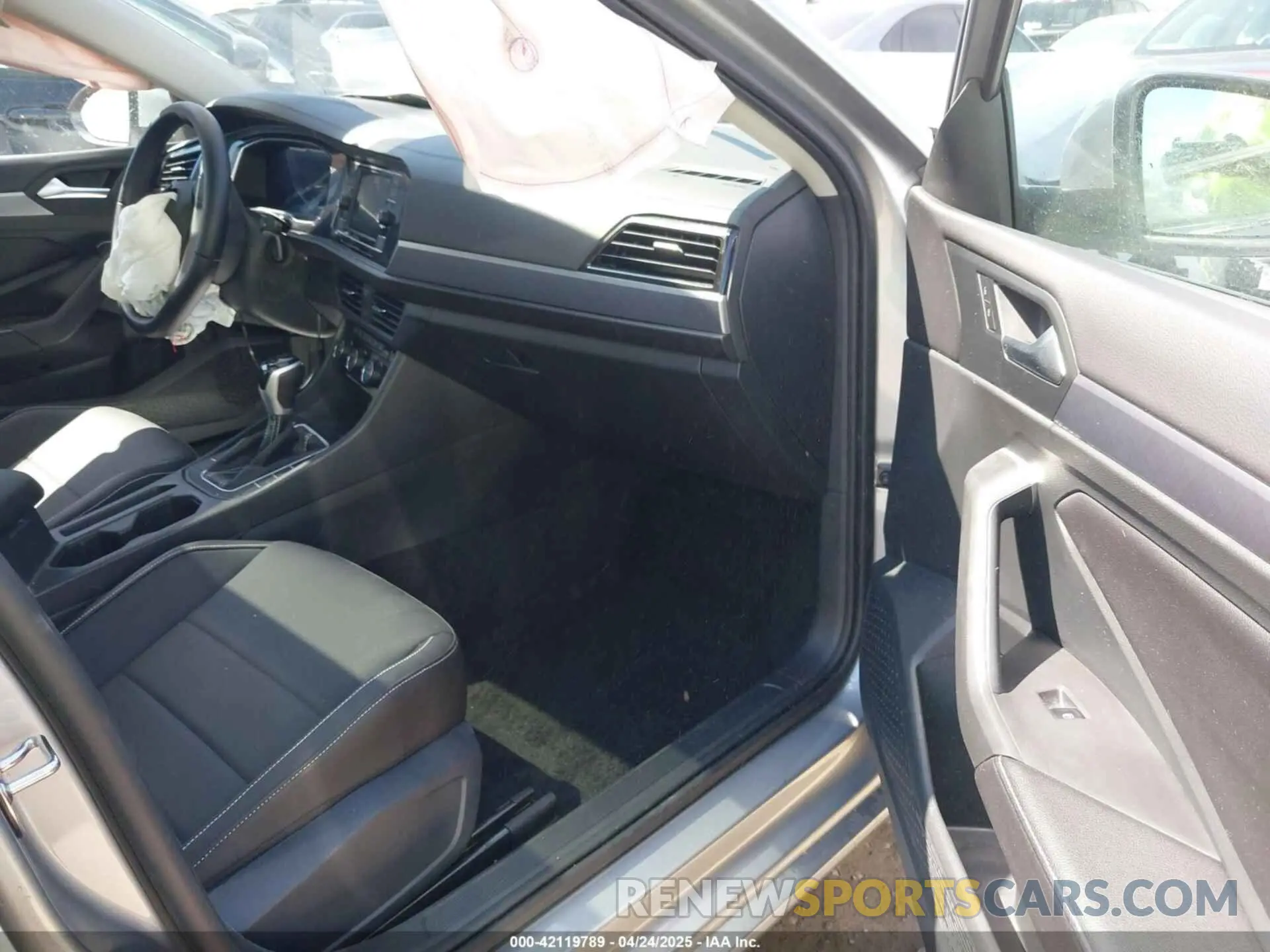 5 Photograph of a damaged car 3VW7M7BU3PM043957 VOLKSWAGEN JETTA 2023