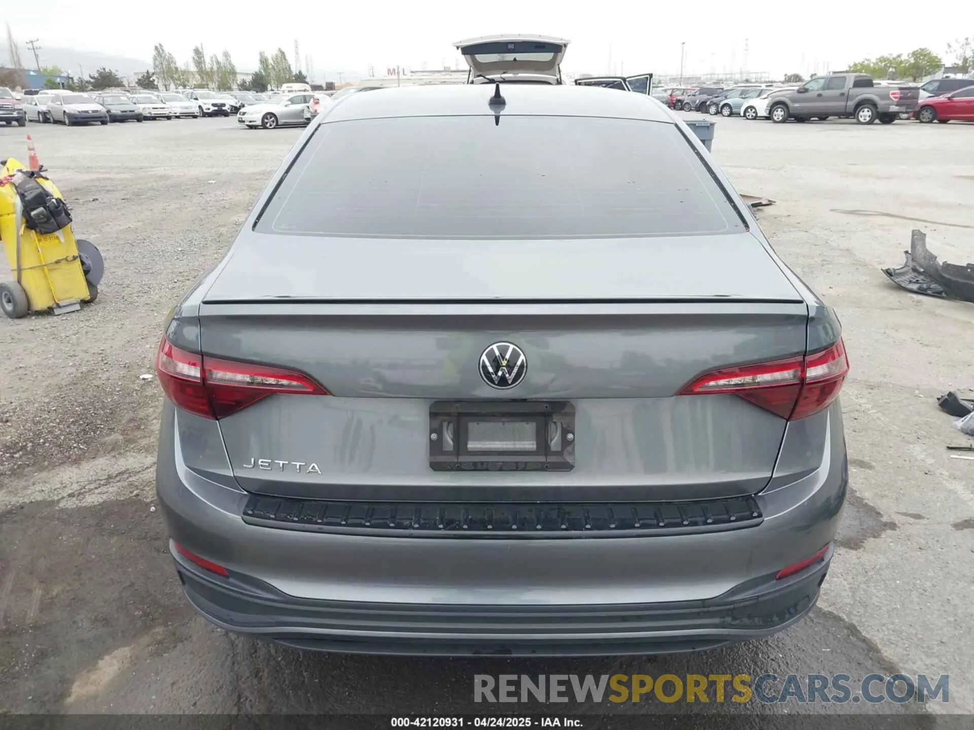 17 Photograph of a damaged car 3VWBM7BU0PM031436 VOLKSWAGEN JETTA 2023