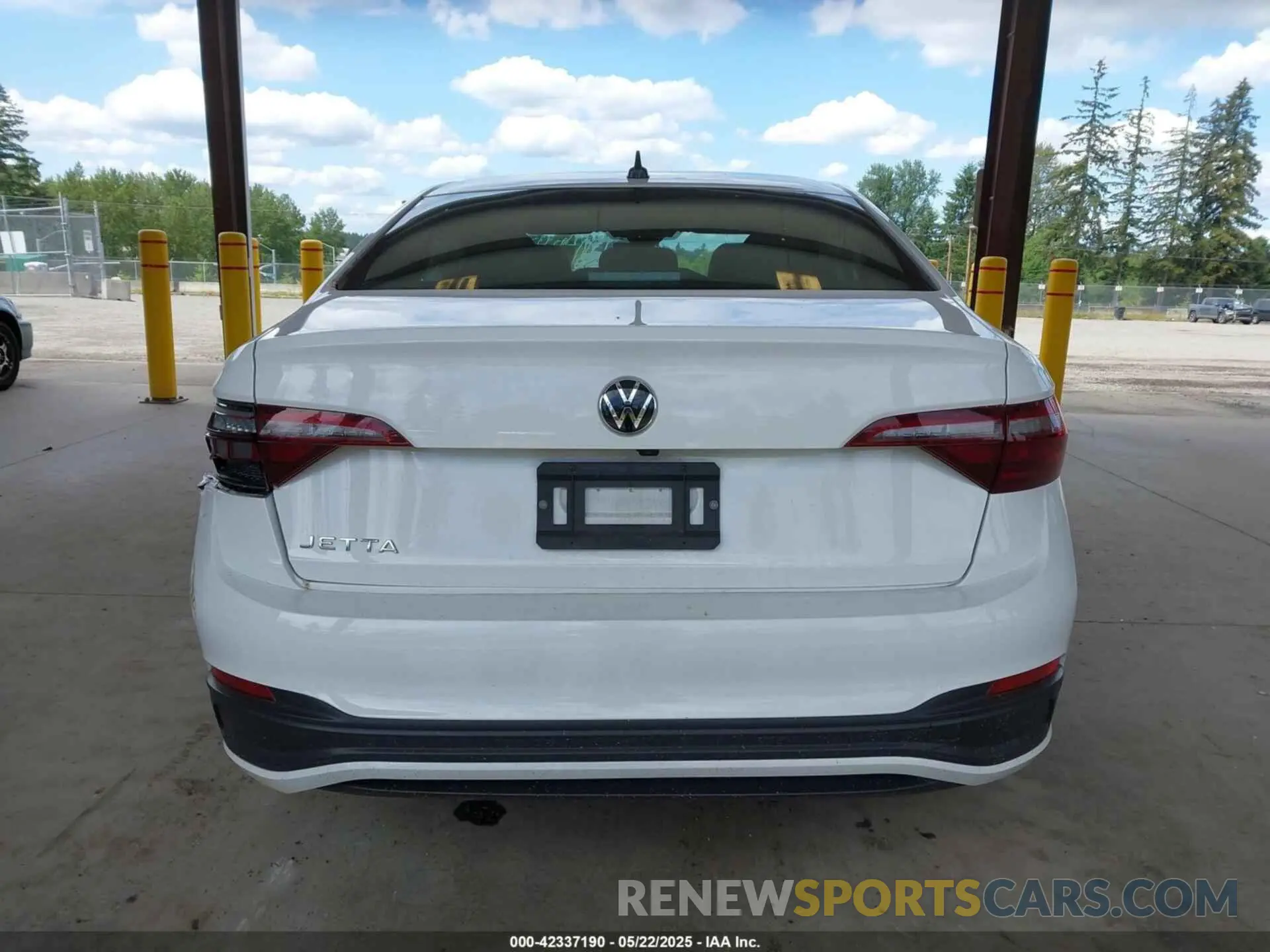 16 Photograph of a damaged car 3VWBM7BU5PM009299 VOLKSWAGEN JETTA 2023