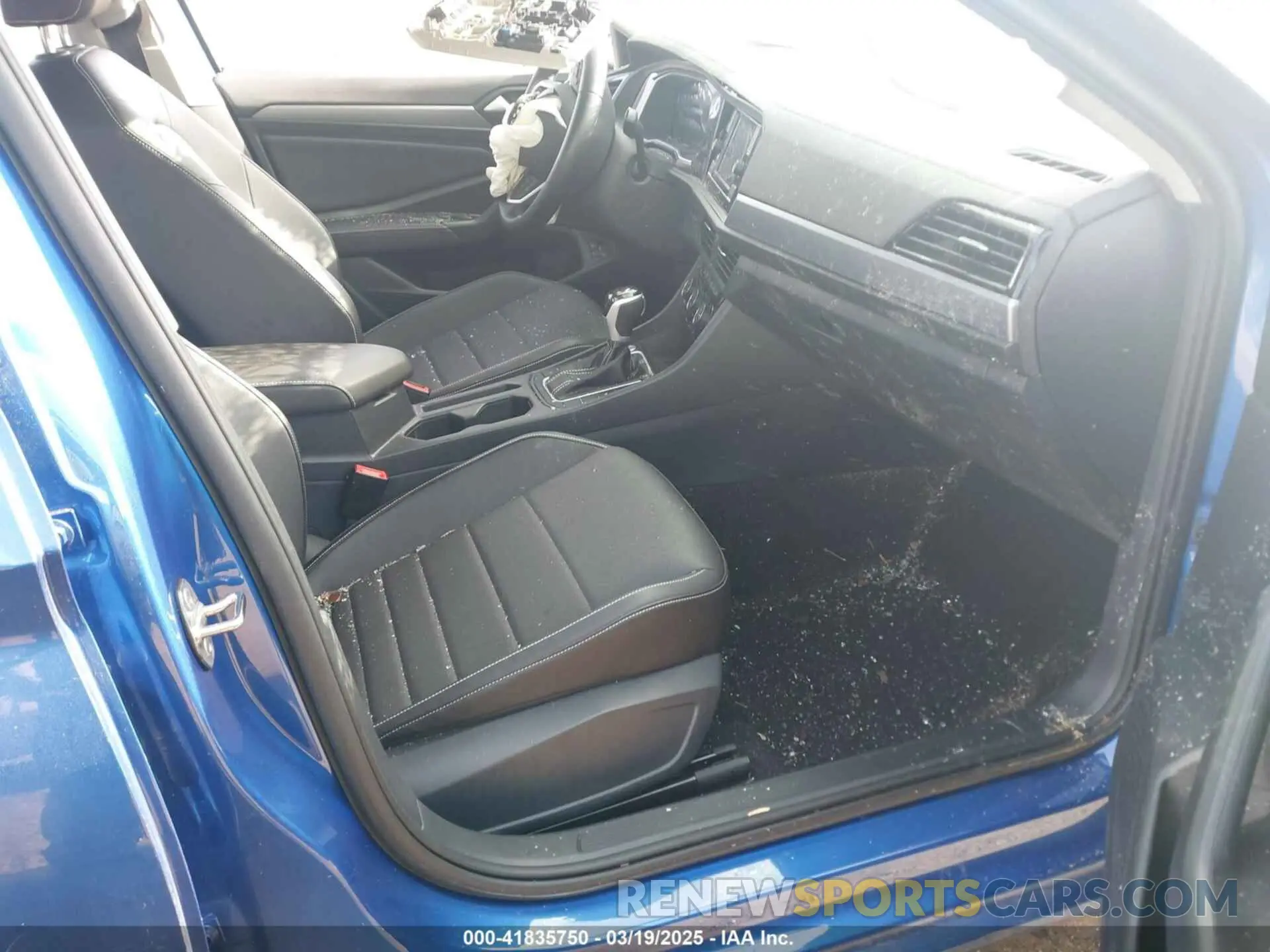 5 Photograph of a damaged car 3VWEM7BU0PM043115 VOLKSWAGEN JETTA 2023