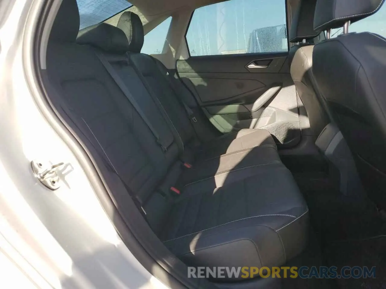 10 Photograph of a damaged car 3VWEM7BU2PM045724 VOLKSWAGEN JETTA 2023