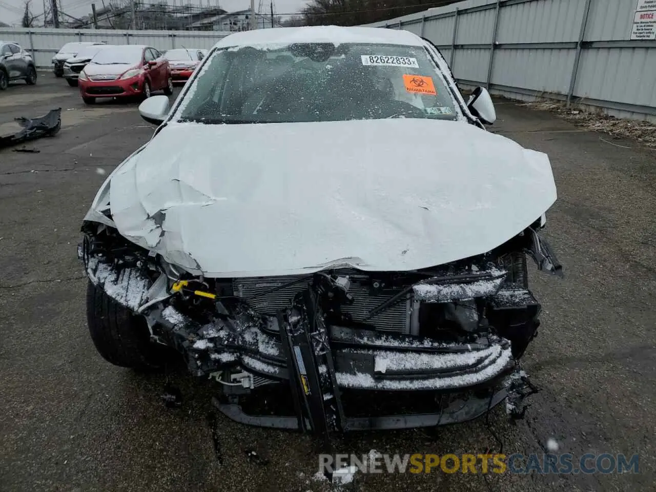 5 Photograph of a damaged car 3VWEM7BU9PM049687 VOLKSWAGEN JETTA 2023