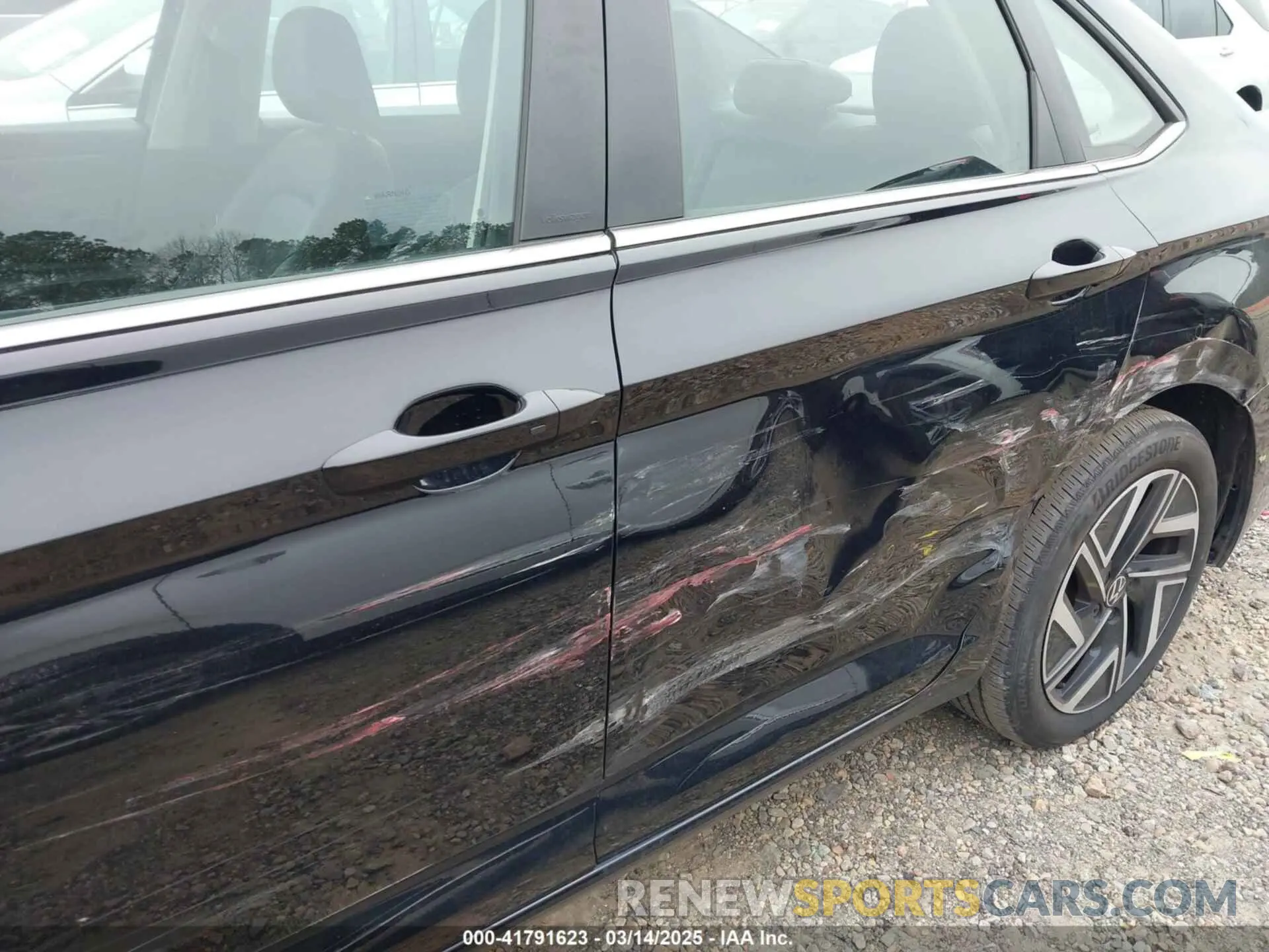 17 Photograph of a damaged car 3VWGM7BU0PM010768 VOLKSWAGEN JETTA 2023