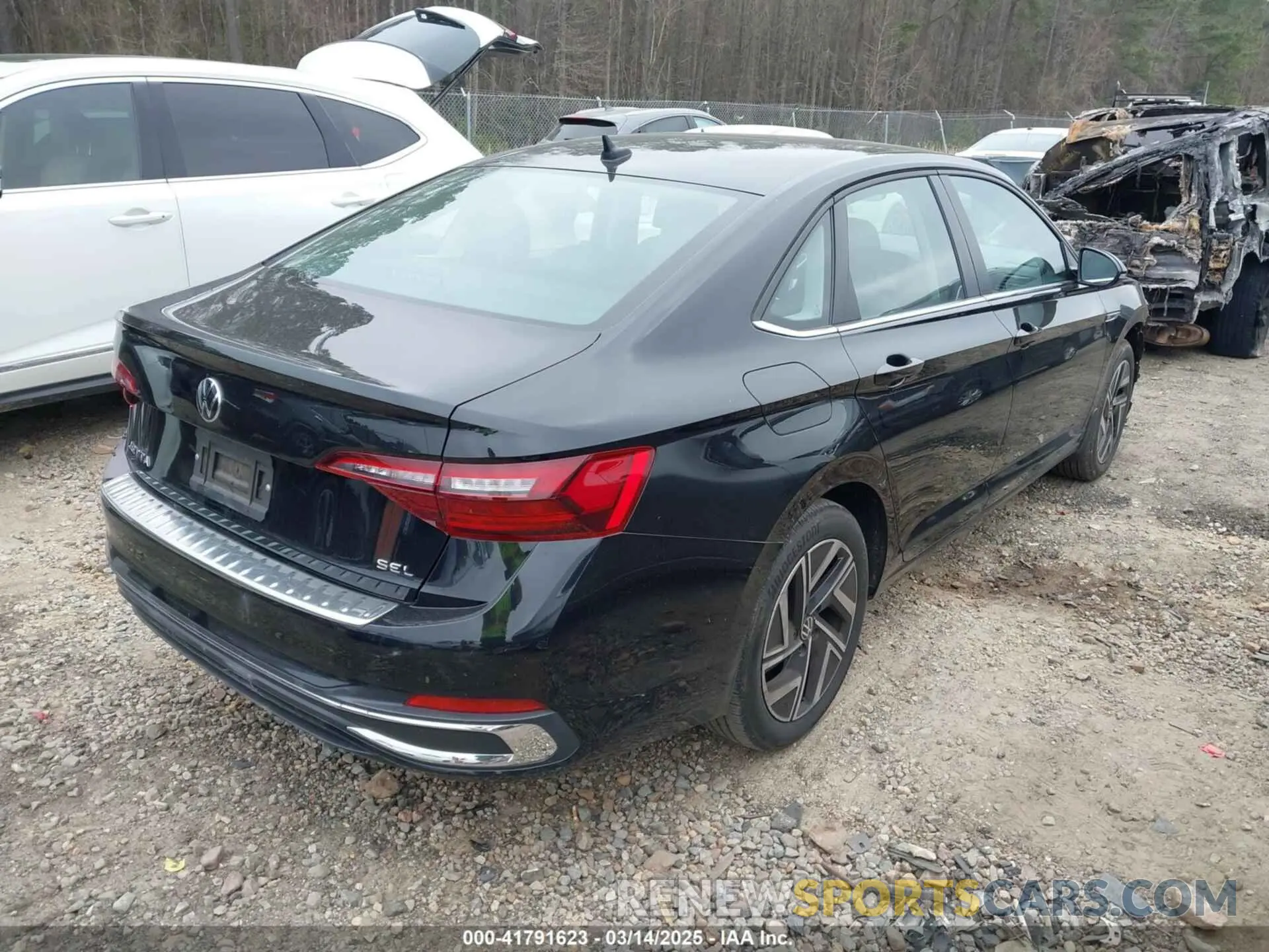 4 Photograph of a damaged car 3VWGM7BU0PM010768 VOLKSWAGEN JETTA 2023