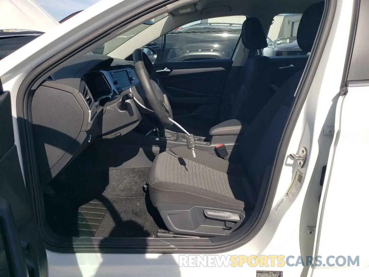 7 Photograph of a damaged car 3VW4M7BU7RM035561 VOLKSWAGEN JETTA 2024