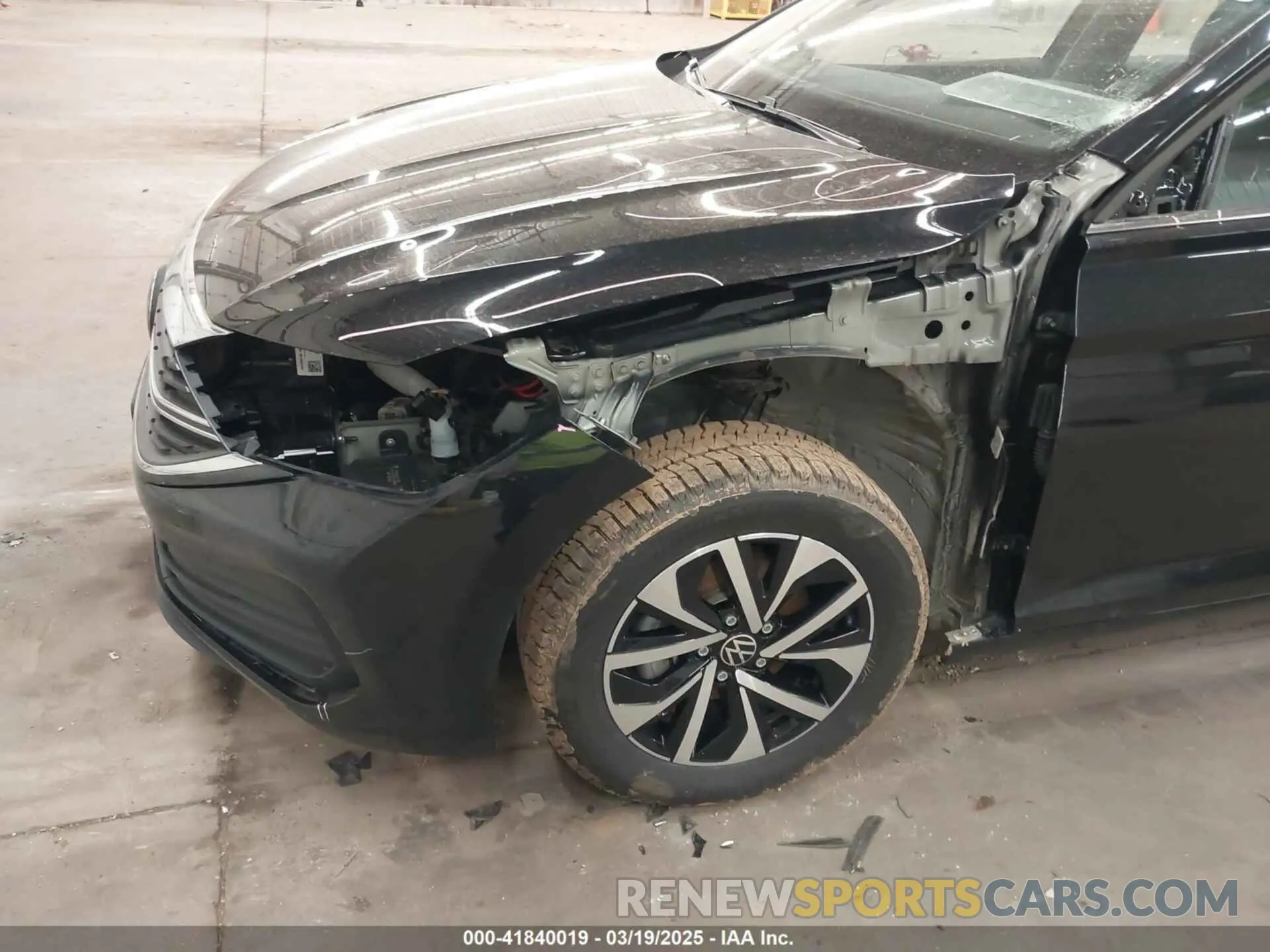 18 Photograph of a damaged car 3VW4M7BU9RM063829 VOLKSWAGEN JETTA 2024