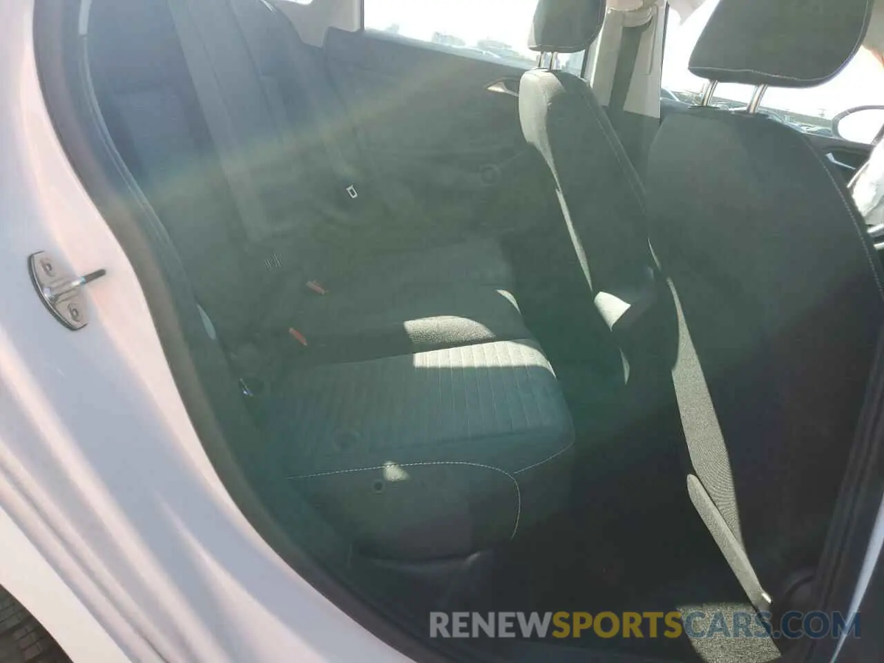 10 Photograph of a damaged car 3VW5M7BU0RM095945 VOLKSWAGEN JETTA 2024