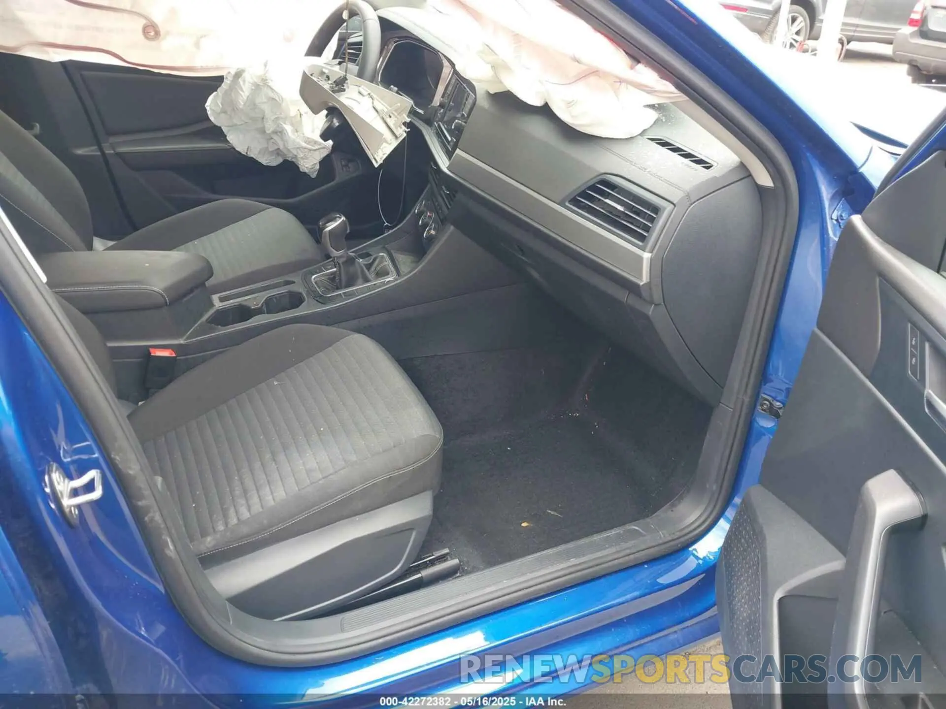 5 Photograph of a damaged car 3VW5M7BU2RM065135 VOLKSWAGEN JETTA 2024