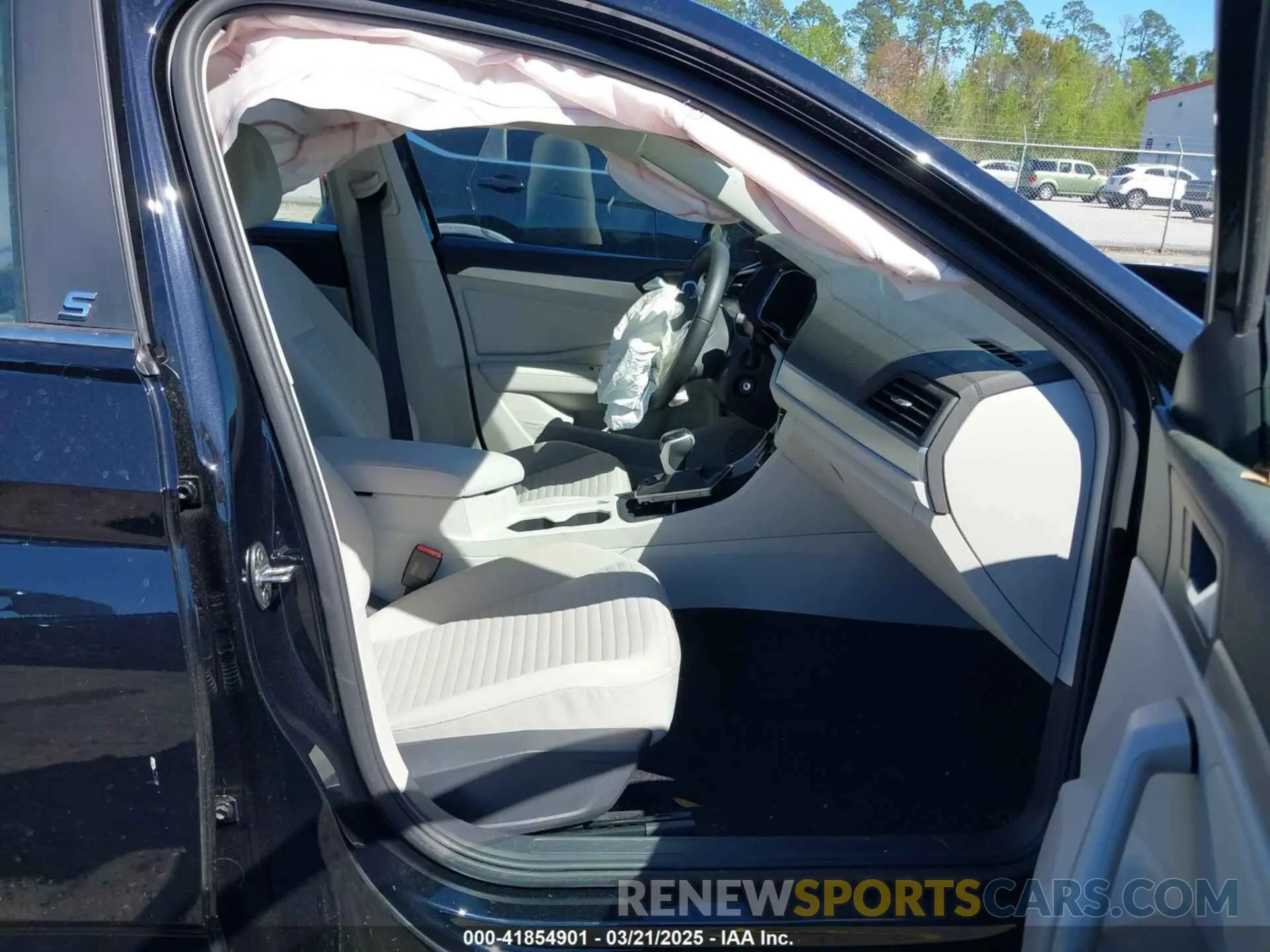 5 Photograph of a damaged car 3VW5M7BU3RM031219 VOLKSWAGEN JETTA 2024
