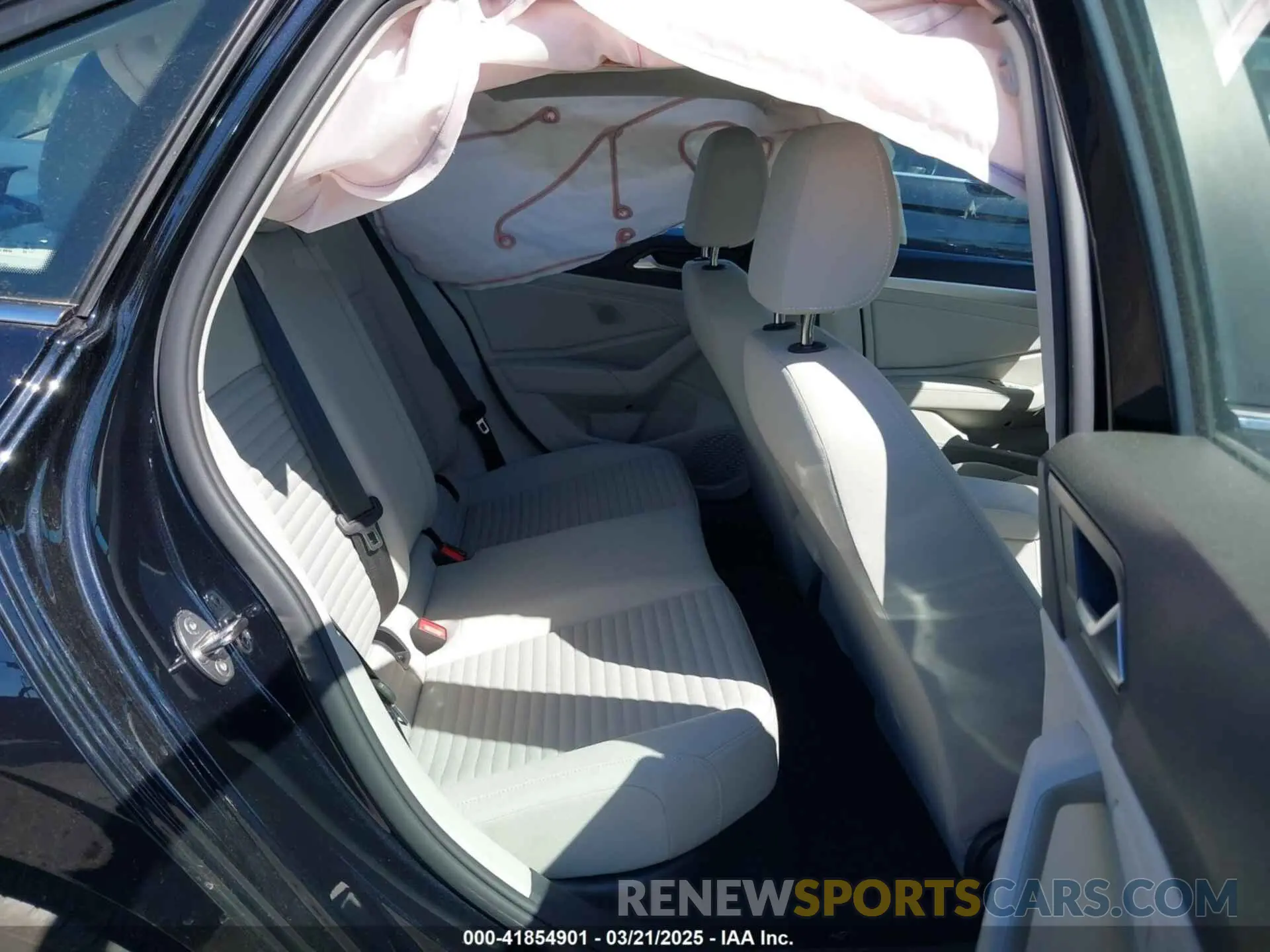 8 Photograph of a damaged car 3VW5M7BU3RM031219 VOLKSWAGEN JETTA 2024