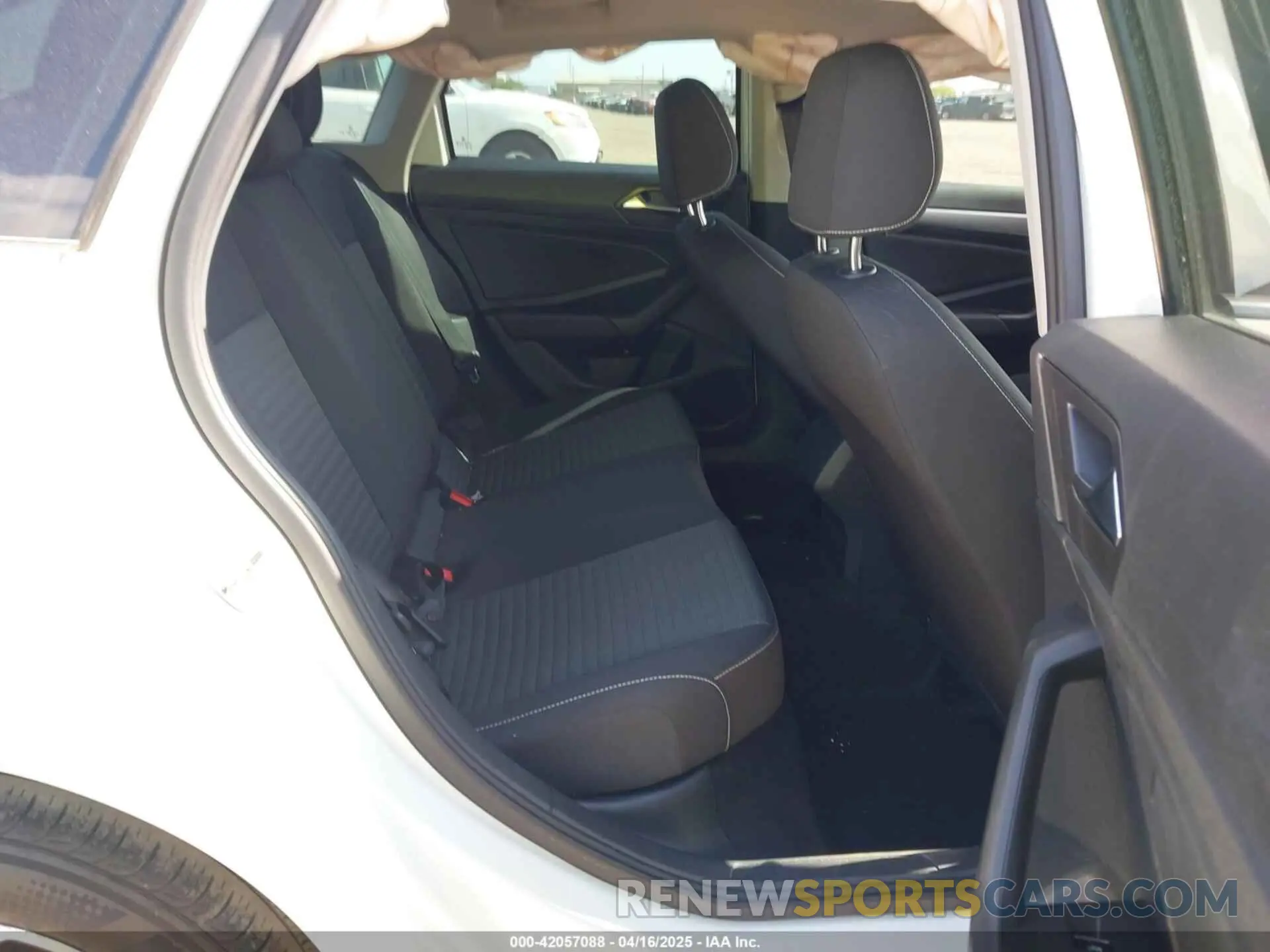 8 Photograph of a damaged car 3VW5M7BU3RM095504 VOLKSWAGEN JETTA 2024