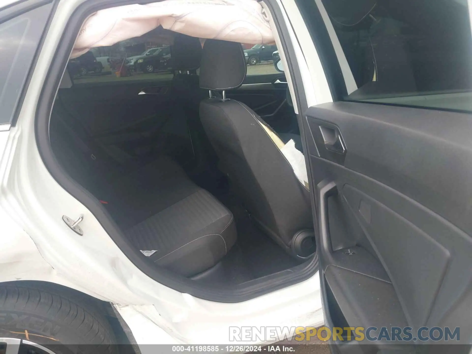 8 Photograph of a damaged car 3VW5M7BU3RM095888 VOLKSWAGEN JETTA 2024