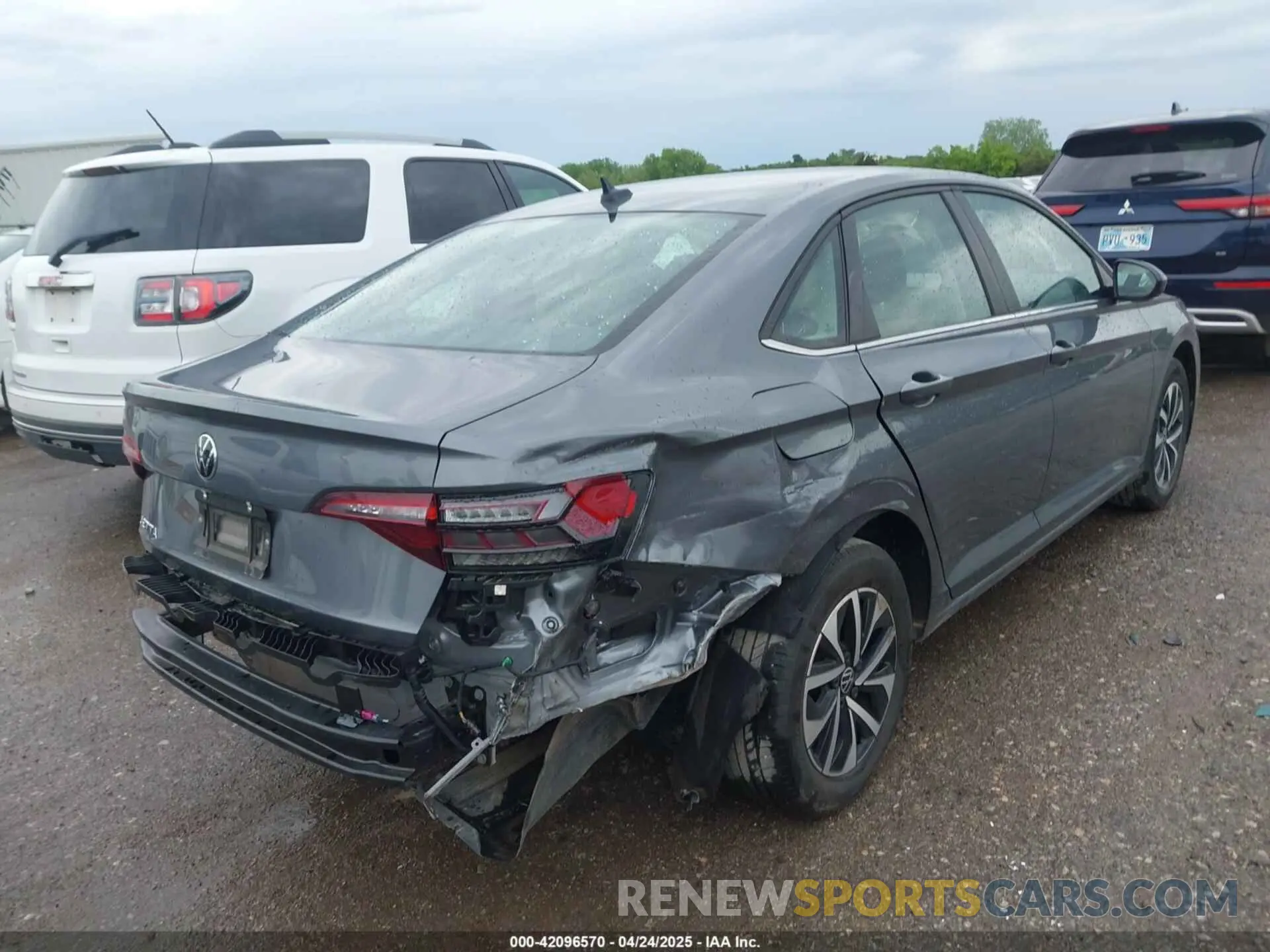 4 Photograph of a damaged car 3VW5M7BU5RM044604 VOLKSWAGEN JETTA 2024