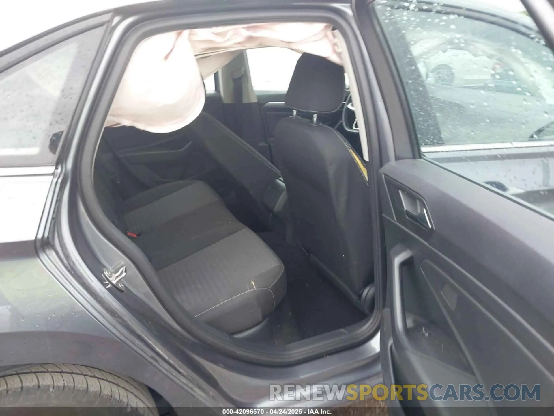 8 Photograph of a damaged car 3VW5M7BU5RM044604 VOLKSWAGEN JETTA 2024