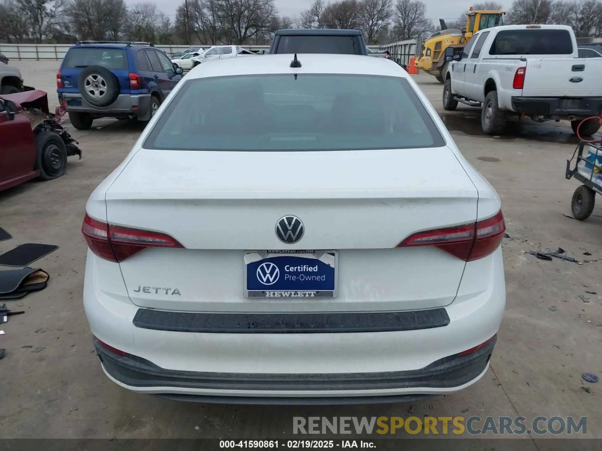 17 Photograph of a damaged car 3VW5M7BU8RM101569 VOLKSWAGEN JETTA 2024