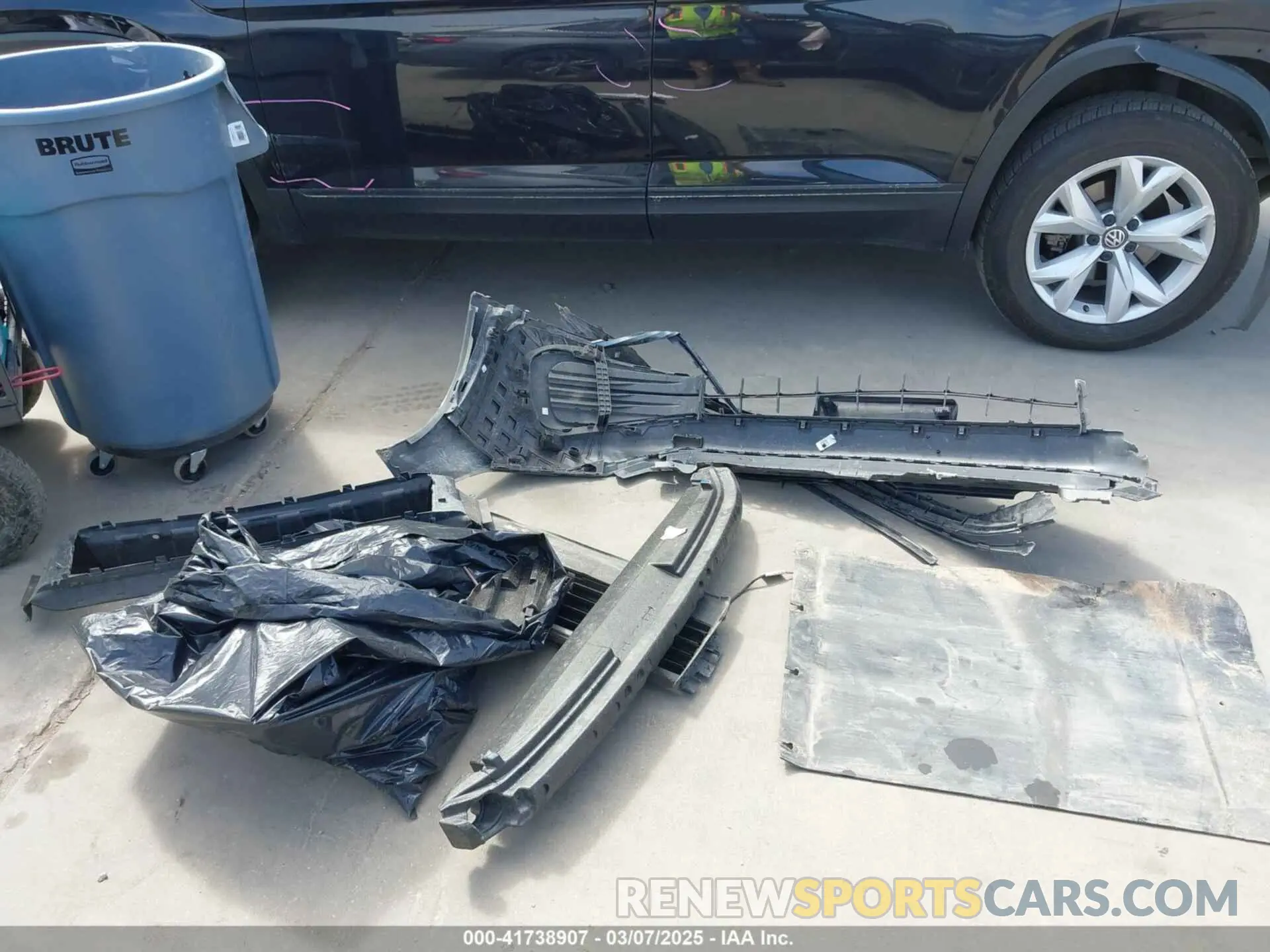 12 Photograph of a damaged car 3VW7M7BU1RM019109 VOLKSWAGEN JETTA 2024