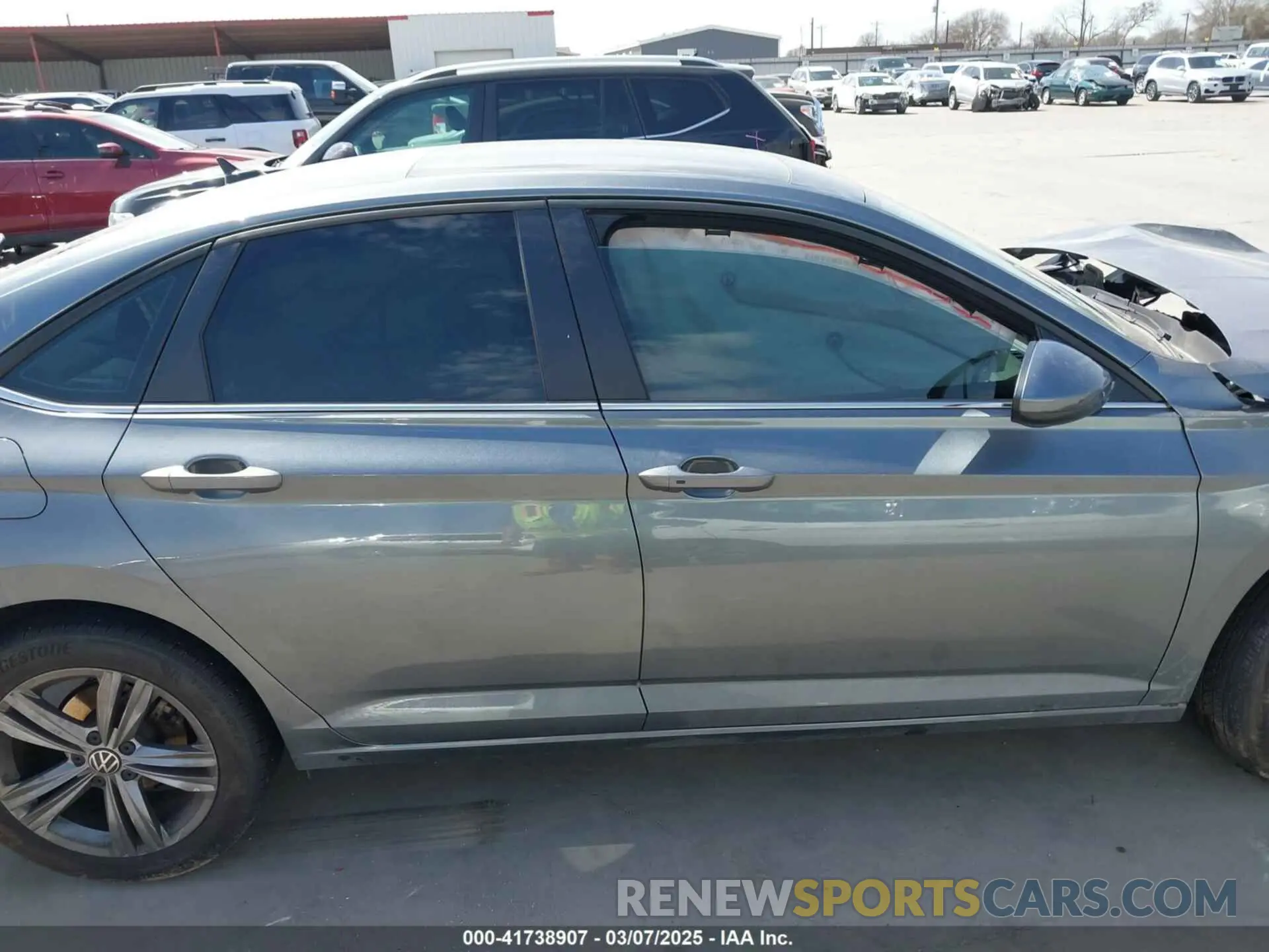 14 Photograph of a damaged car 3VW7M7BU1RM019109 VOLKSWAGEN JETTA 2024