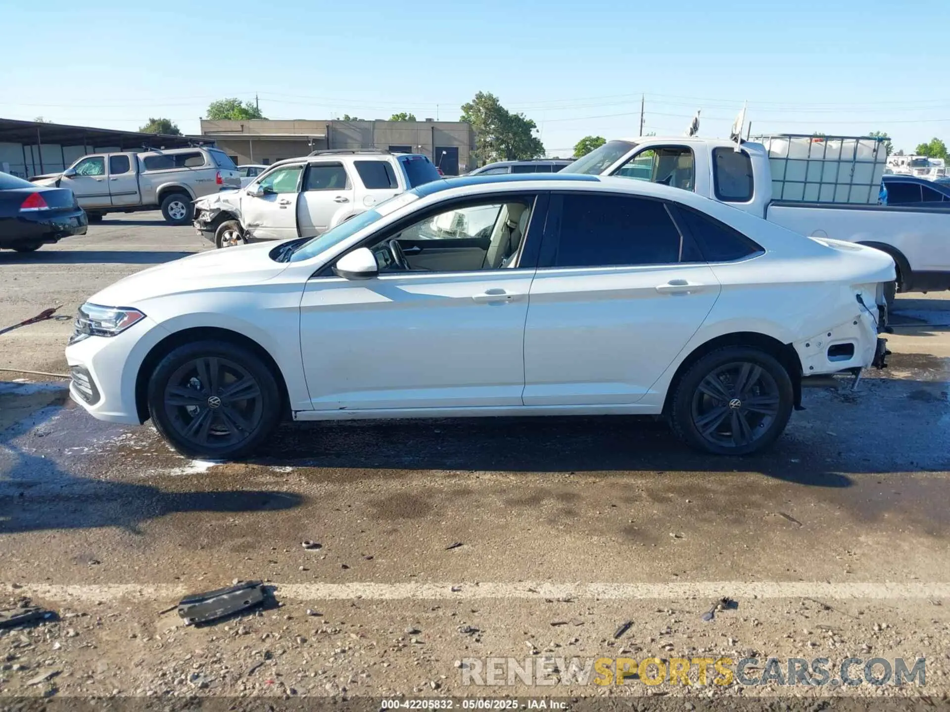 15 Photograph of a damaged car 3VW7M7BU2RM031902 VOLKSWAGEN JETTA 2024