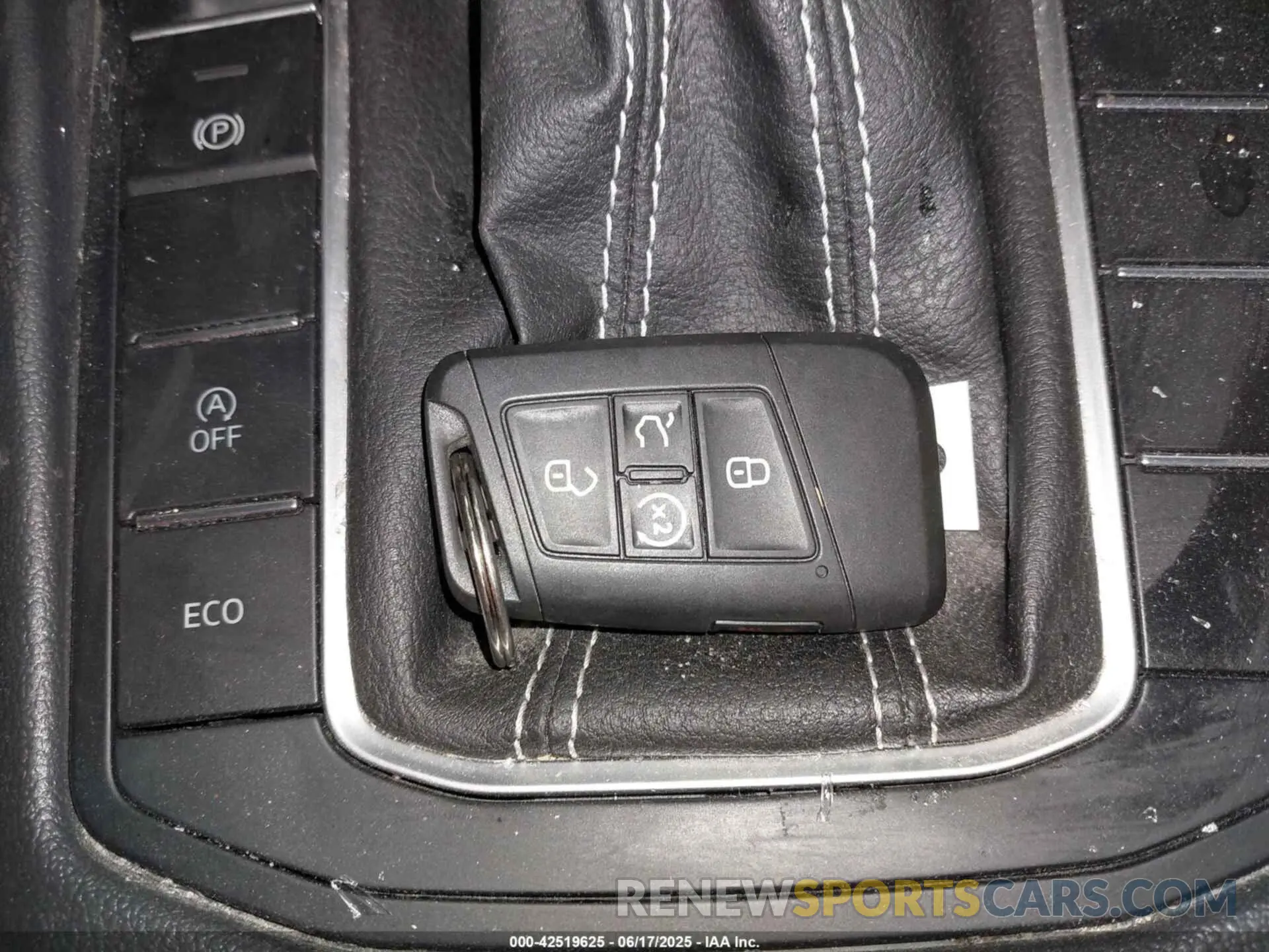 11 Photograph of a damaged car 3VW7M7BU2RM036114 VOLKSWAGEN JETTA 2024