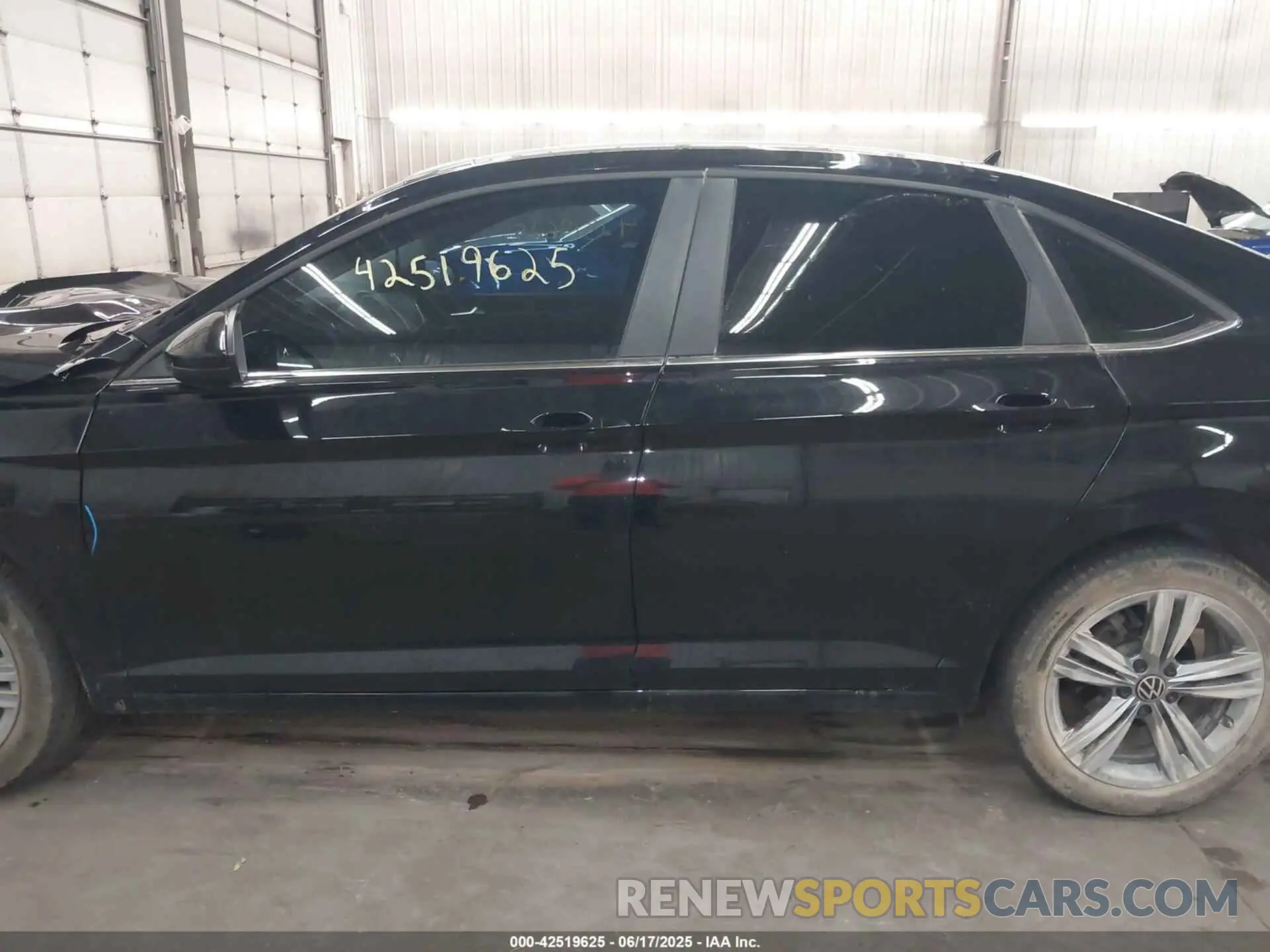 15 Photograph of a damaged car 3VW7M7BU2RM036114 VOLKSWAGEN JETTA 2024