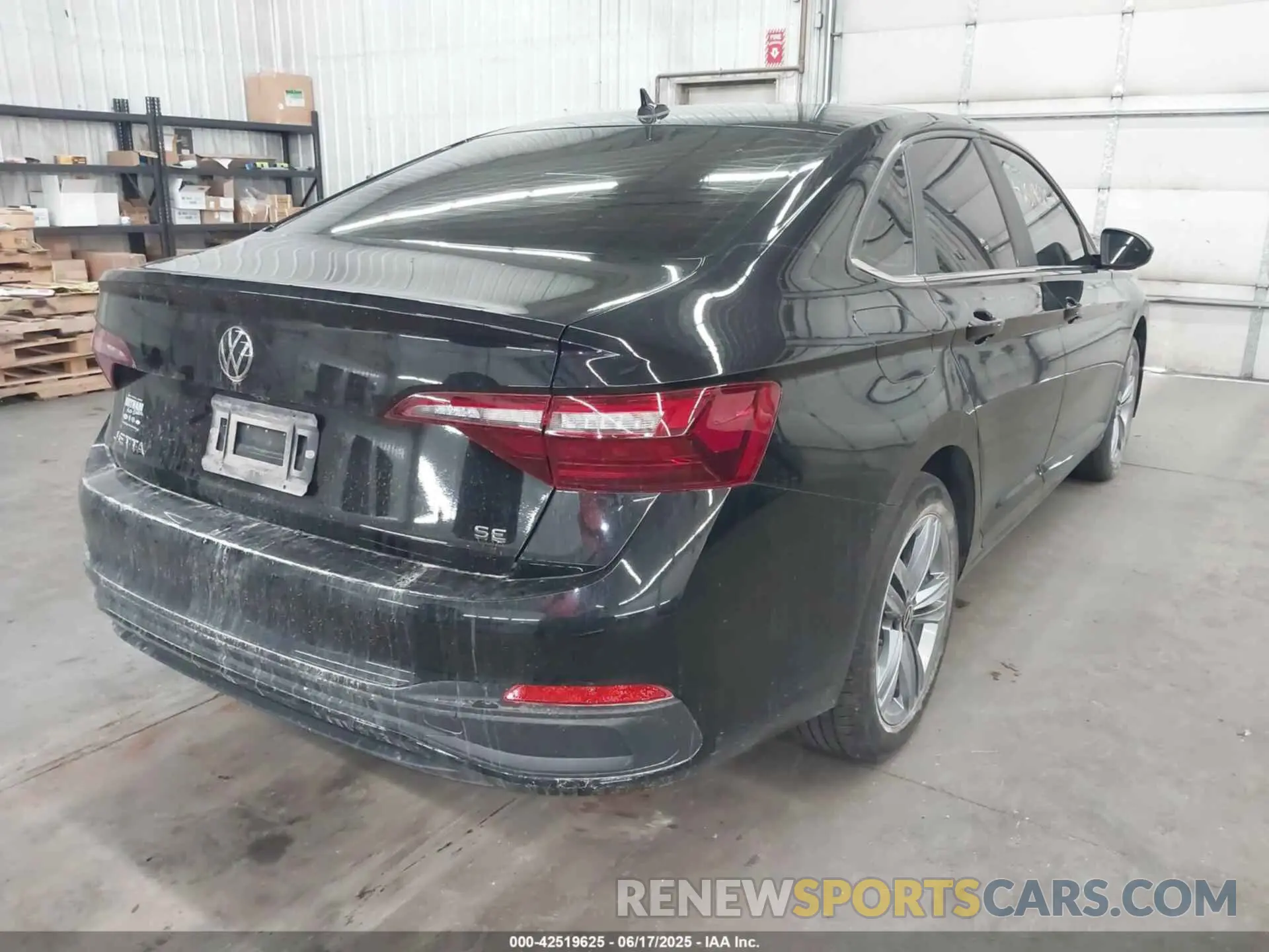 4 Photograph of a damaged car 3VW7M7BU2RM036114 VOLKSWAGEN JETTA 2024