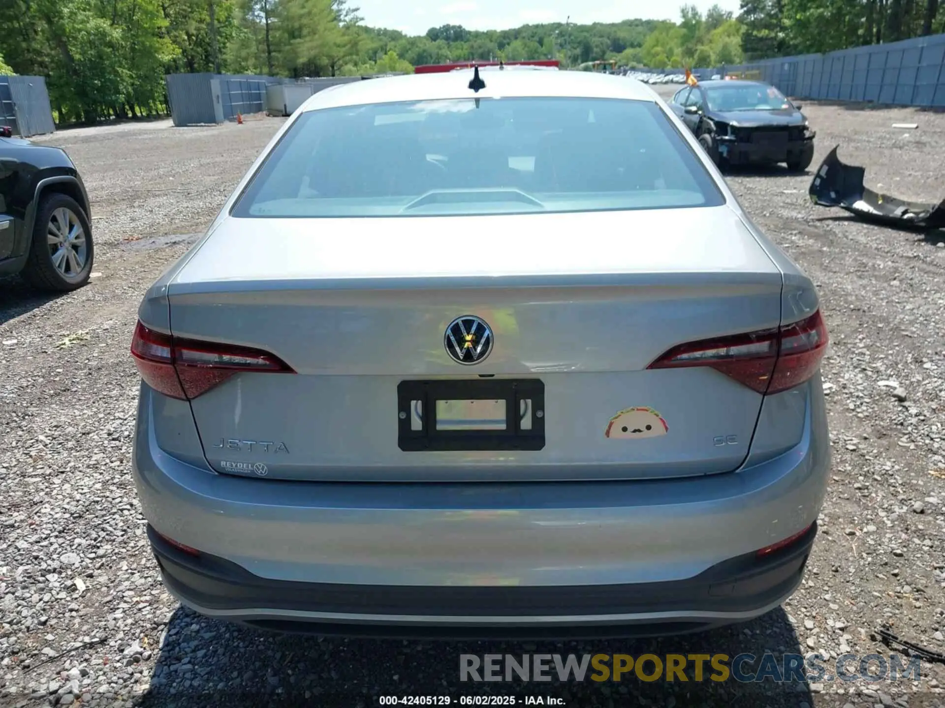 16 Photograph of a damaged car 3VW7M7BU2RM075561 VOLKSWAGEN JETTA 2024