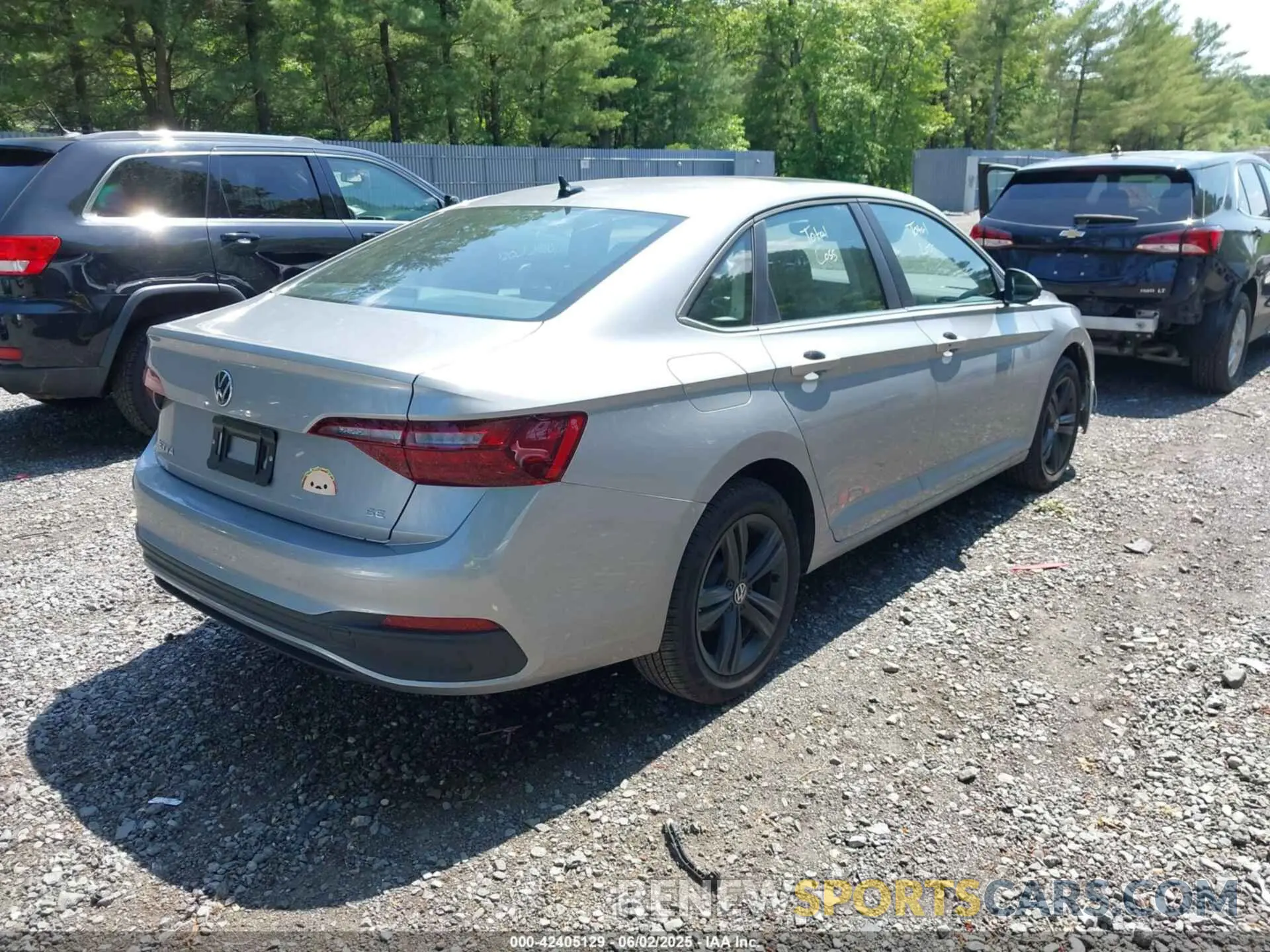 4 Photograph of a damaged car 3VW7M7BU2RM075561 VOLKSWAGEN JETTA 2024