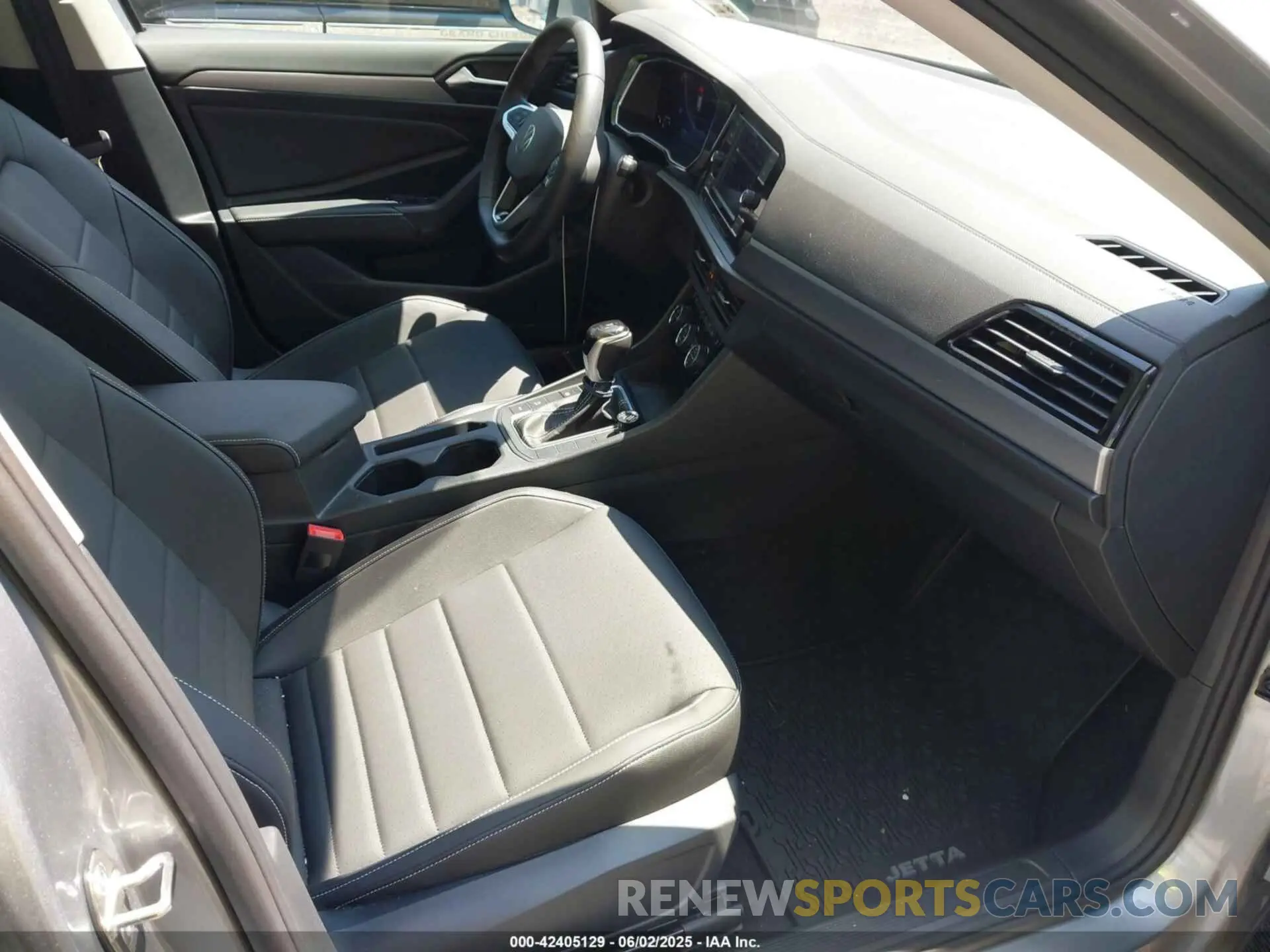 5 Photograph of a damaged car 3VW7M7BU2RM075561 VOLKSWAGEN JETTA 2024