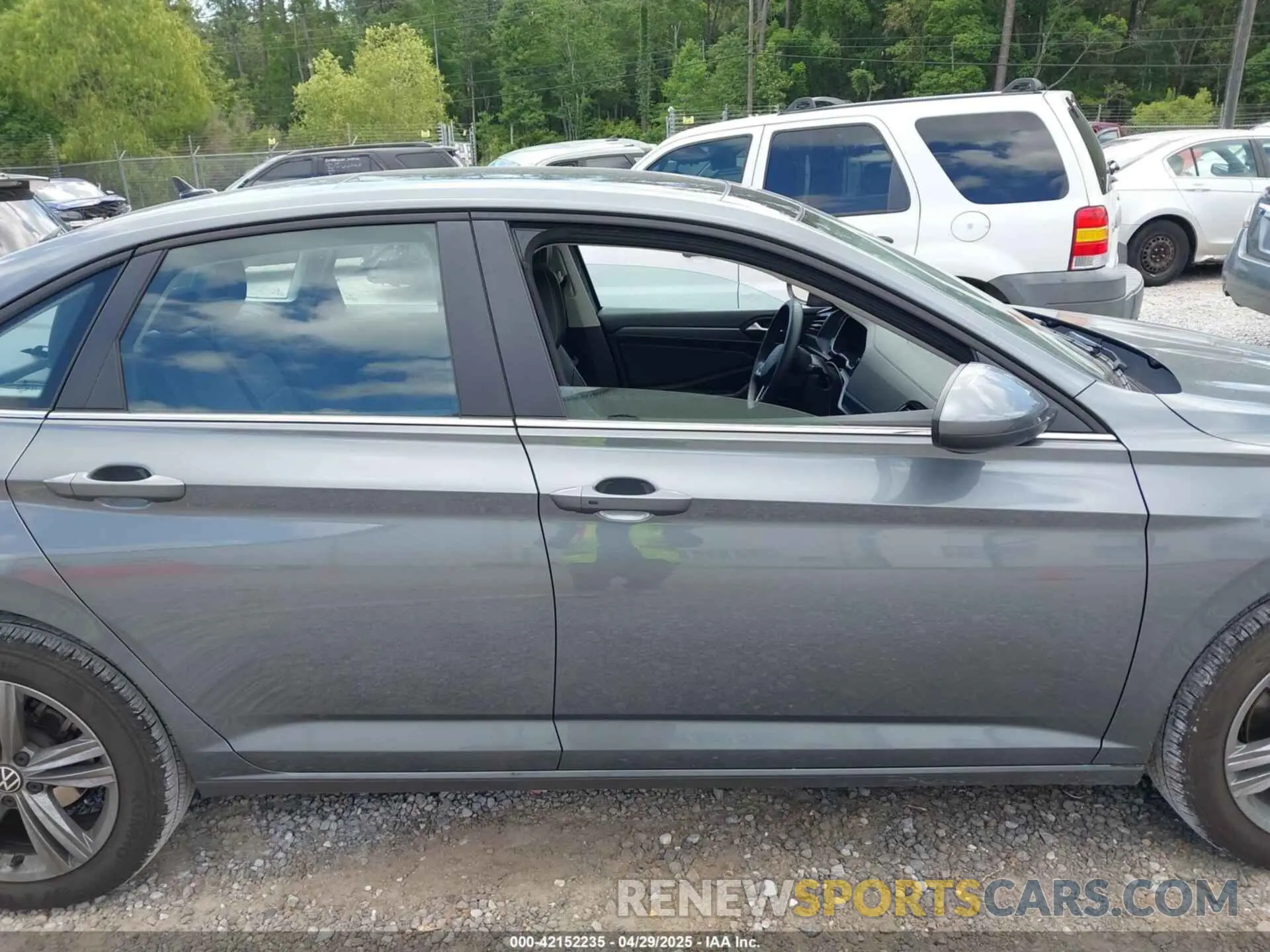 13 Photograph of a damaged car 3VW7M7BU6RM072680 VOLKSWAGEN JETTA 2024
