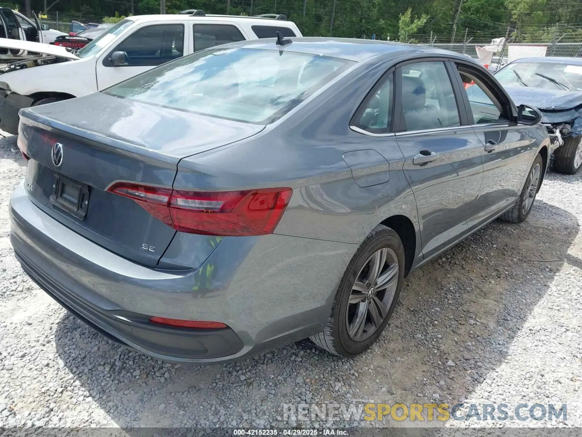 4 Photograph of a damaged car 3VW7M7BU6RM072680 VOLKSWAGEN JETTA 2024