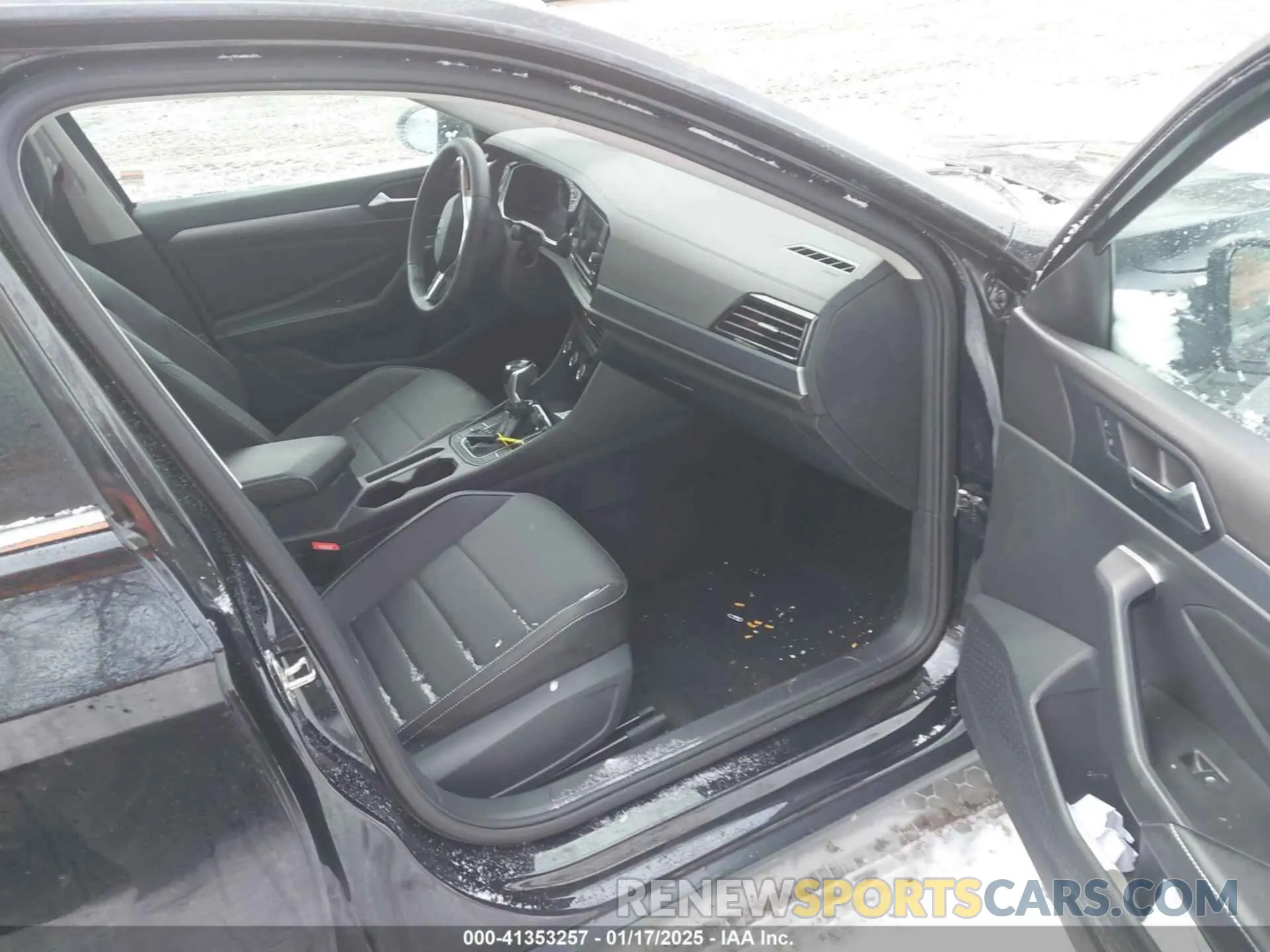 5 Photograph of a damaged car 3VW7M7BU8RM037848 VOLKSWAGEN JETTA 2024