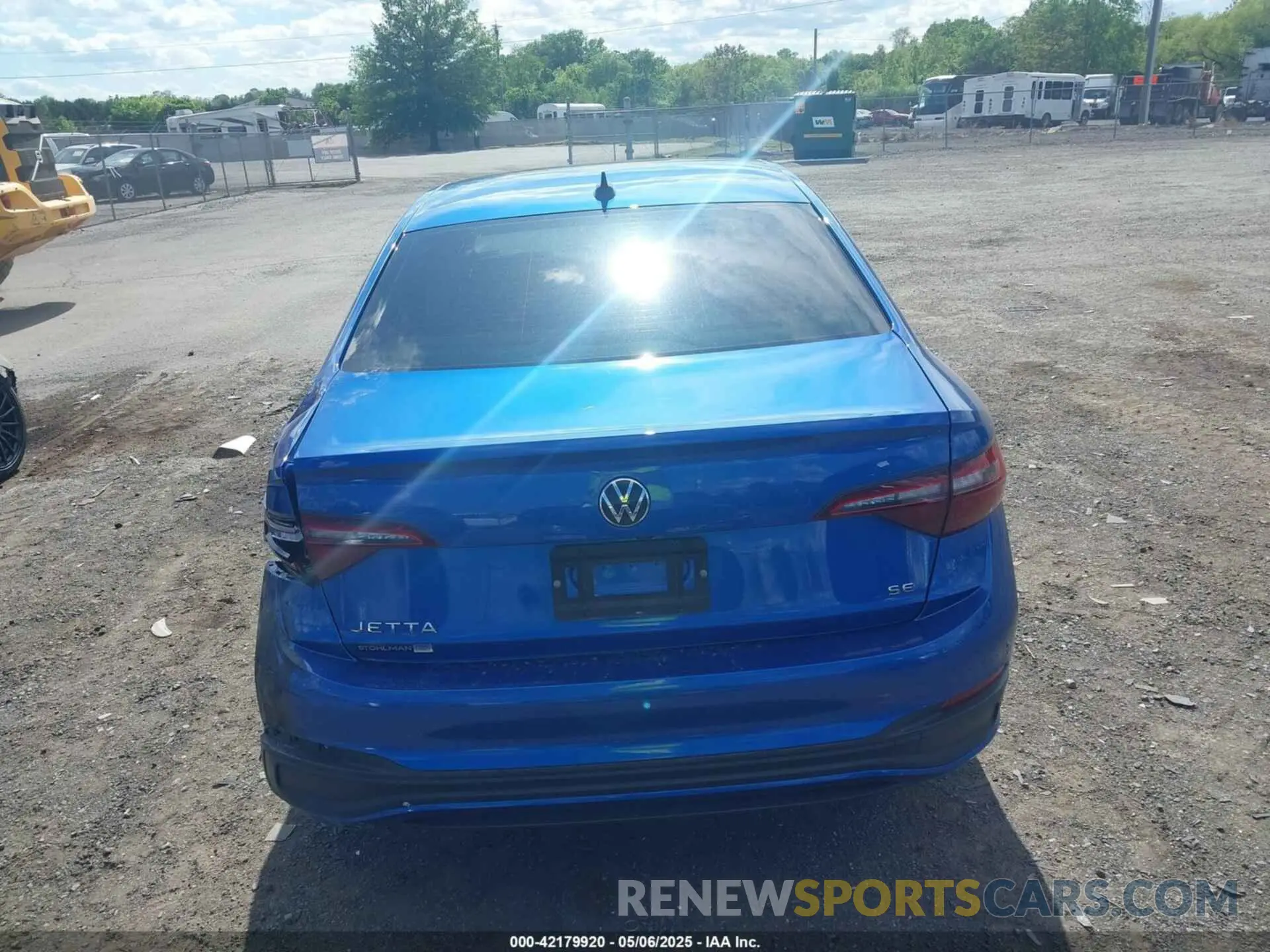 16 Photograph of a damaged car 3VW7M7BU8RM067013 VOLKSWAGEN JETTA 2024