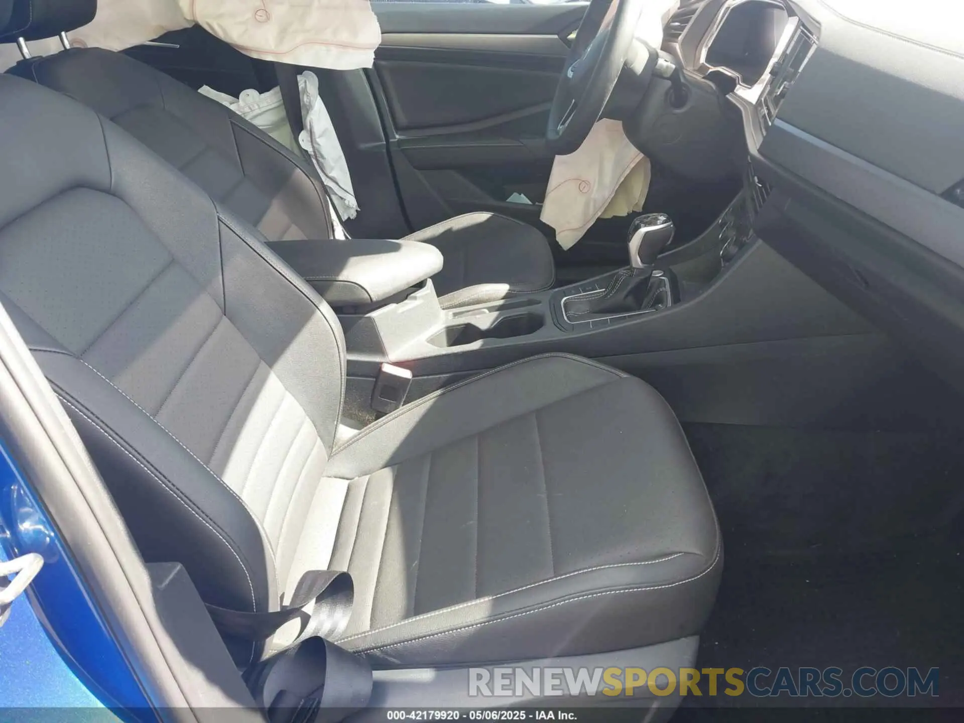 5 Photograph of a damaged car 3VW7M7BU8RM067013 VOLKSWAGEN JETTA 2024