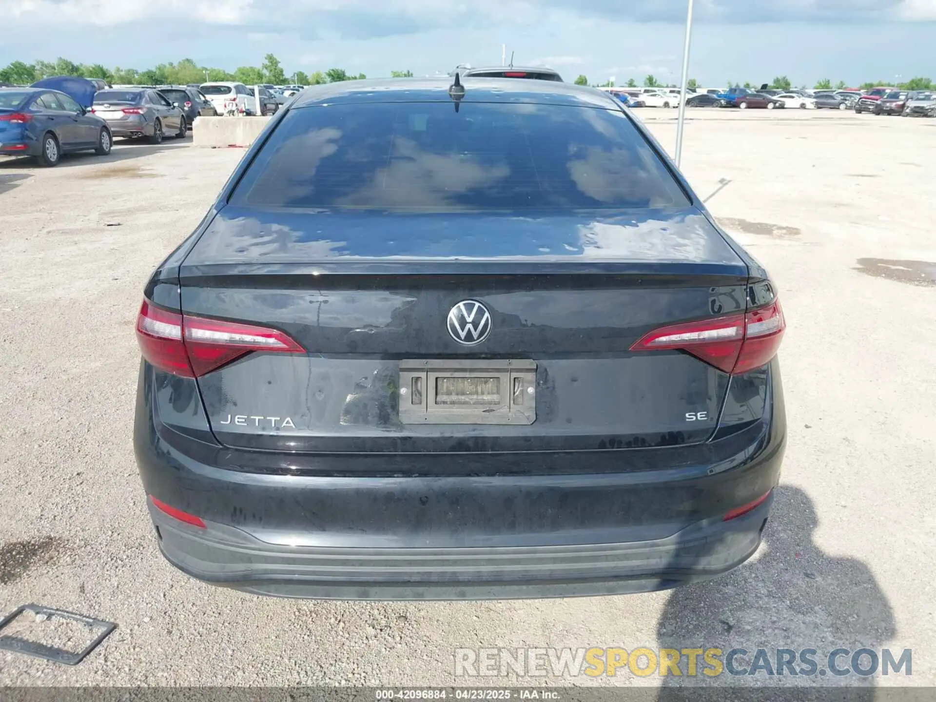16 Photograph of a damaged car 3VW7M7BU8RM098245 VOLKSWAGEN JETTA 2024