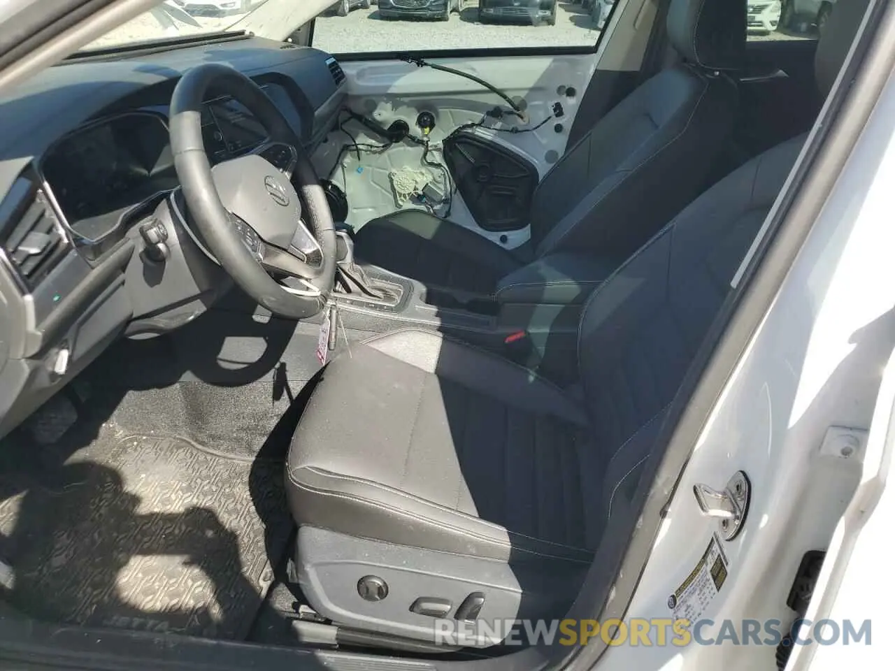7 Photograph of a damaged car 3VW7M7BUXRM056384 VOLKSWAGEN JETTA 2024