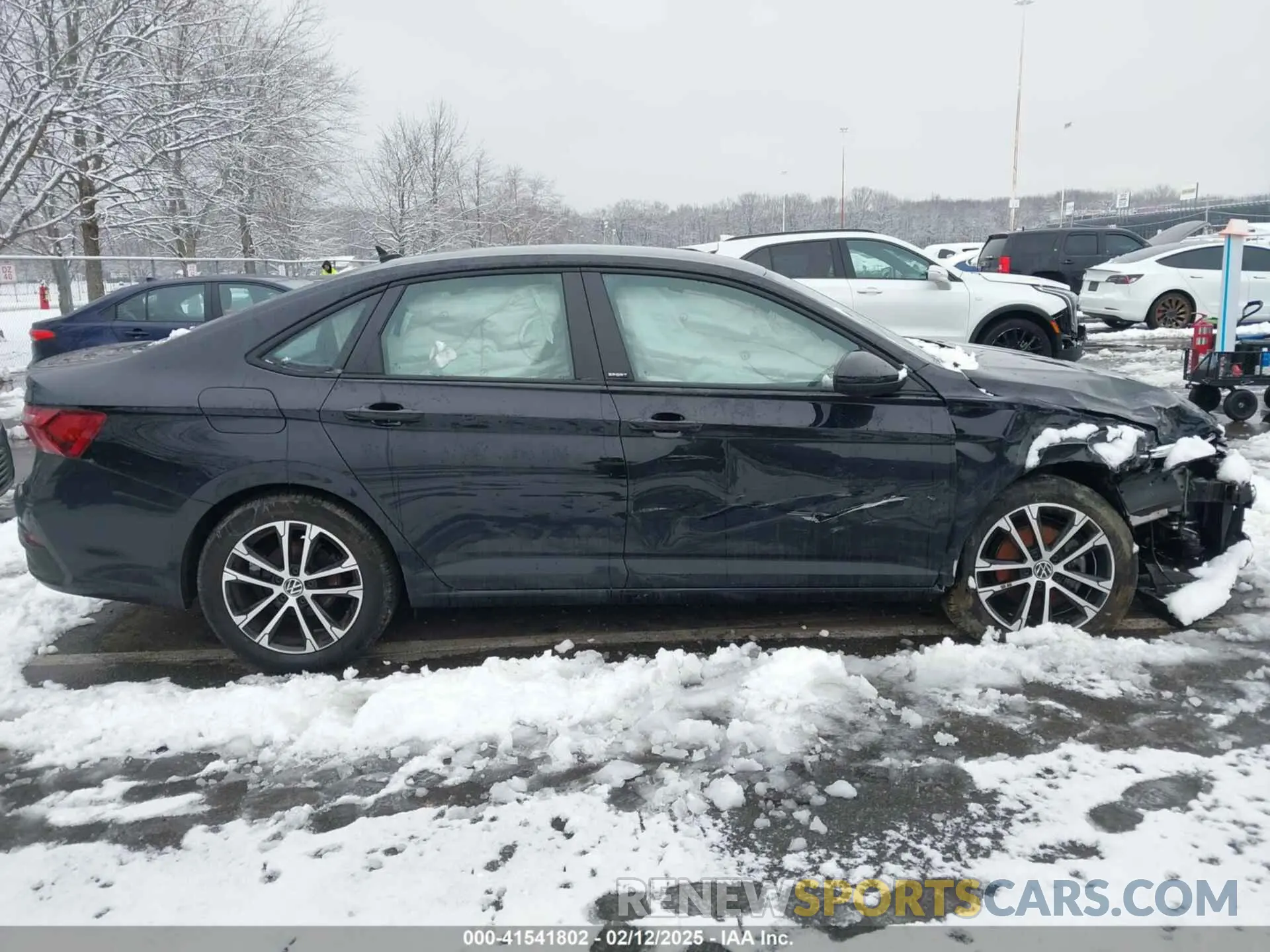 14 Photograph of a damaged car 3VWBM7BU5RM022072 VOLKSWAGEN JETTA 2024