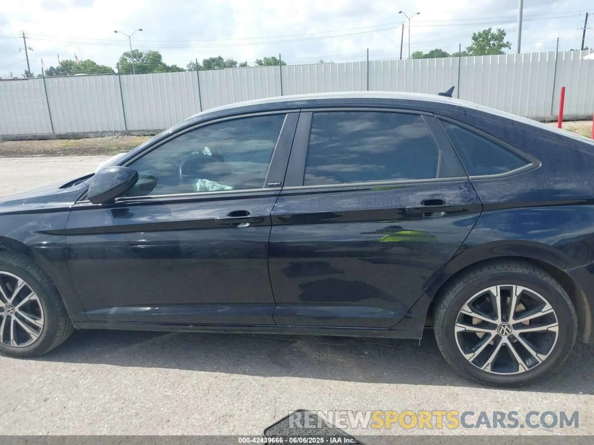 14 Photograph of a damaged car 3VWBM7BU7RM046762 VOLKSWAGEN JETTA 2024