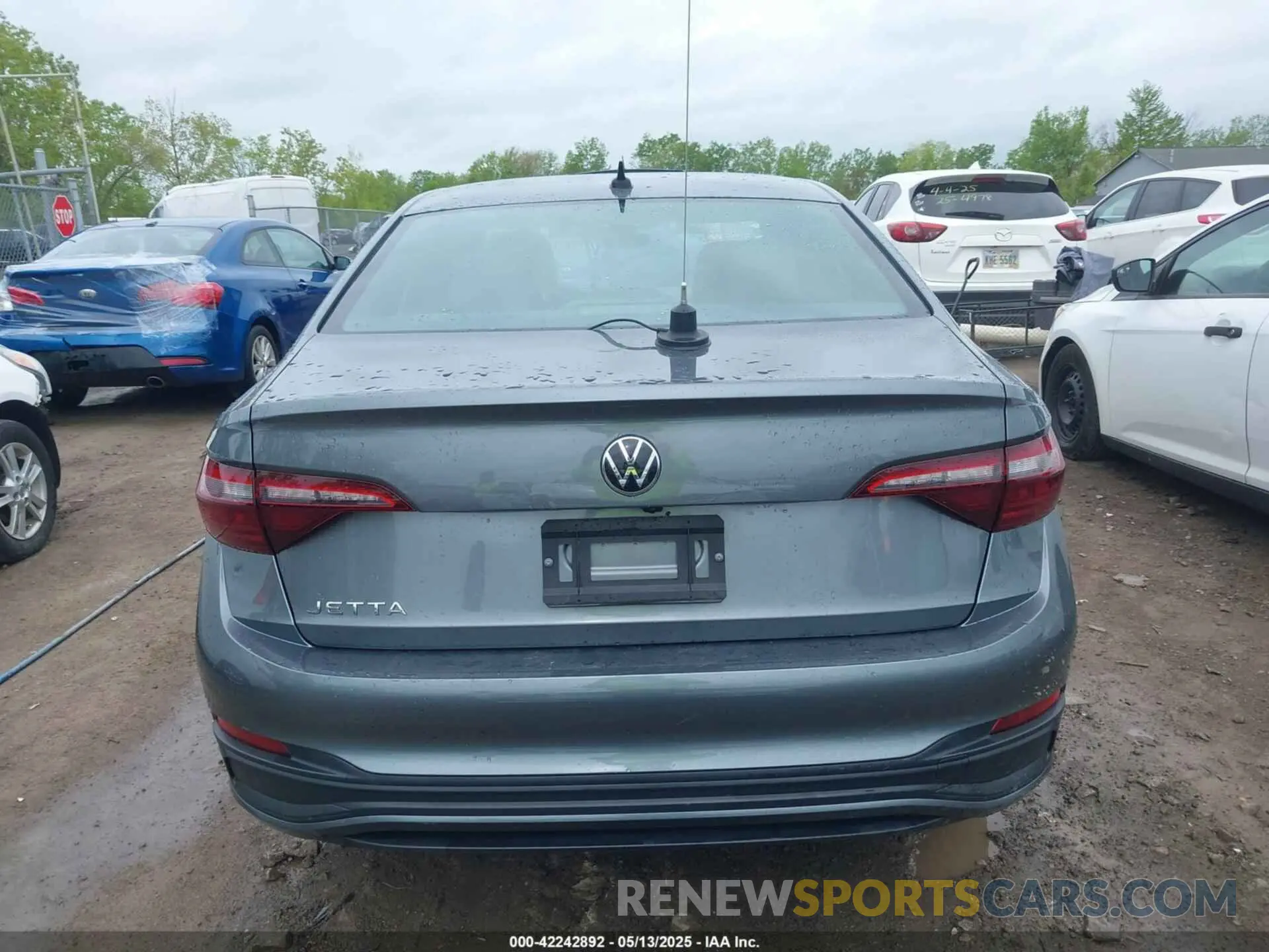 17 Photograph of a damaged car 3VWBM7BUXRM034024 VOLKSWAGEN JETTA 2024