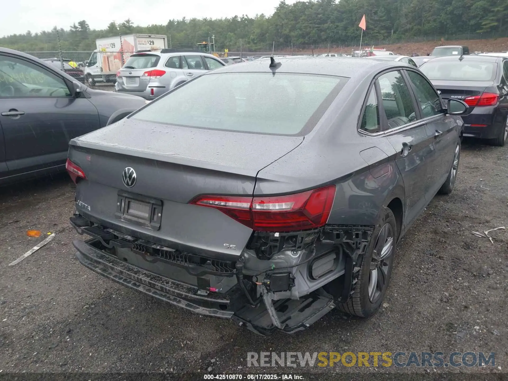 4 Photograph of a damaged car 3VWEM7BU0RM036958 VOLKSWAGEN JETTA 2024