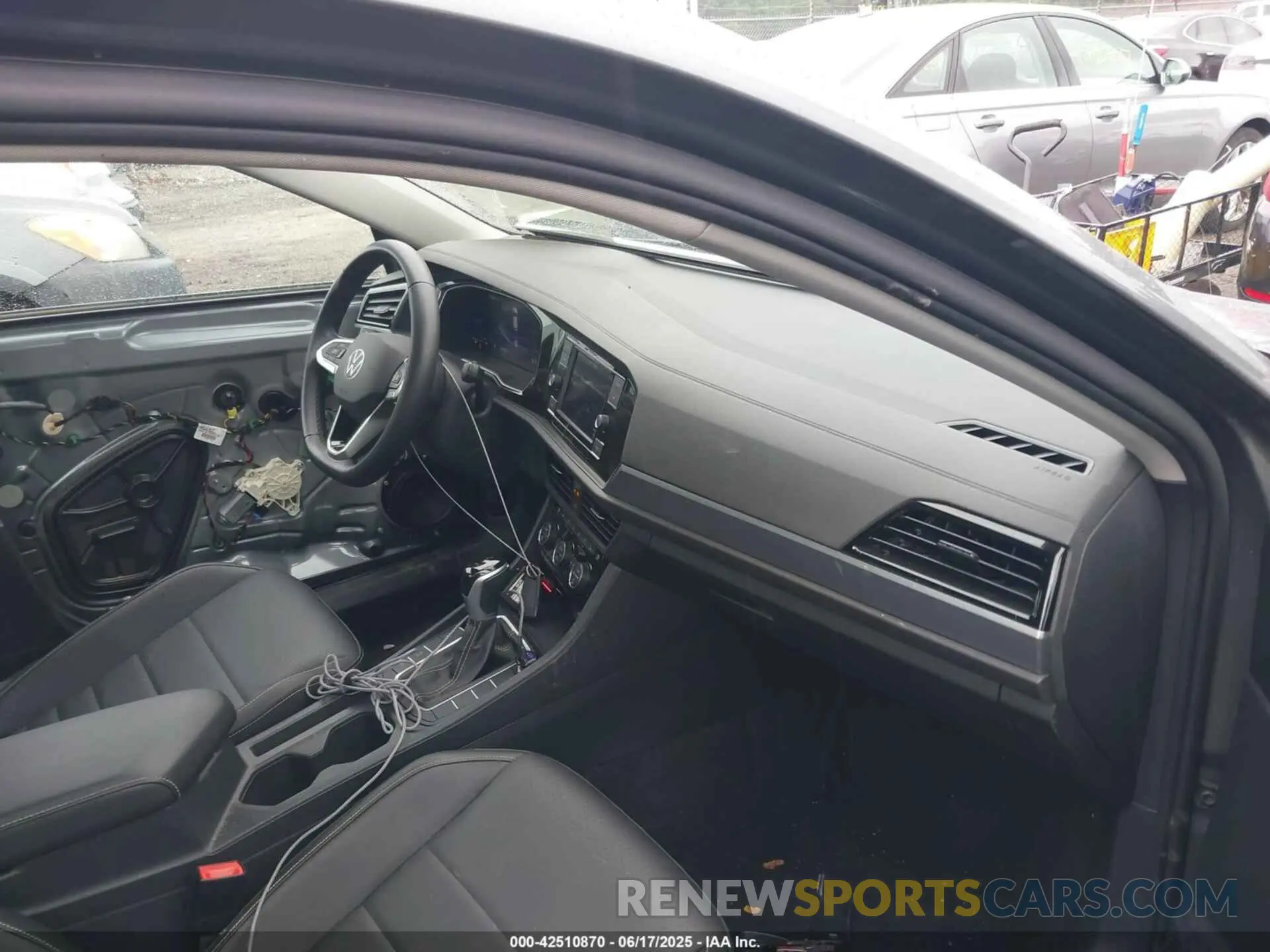 5 Photograph of a damaged car 3VWEM7BU0RM036958 VOLKSWAGEN JETTA 2024