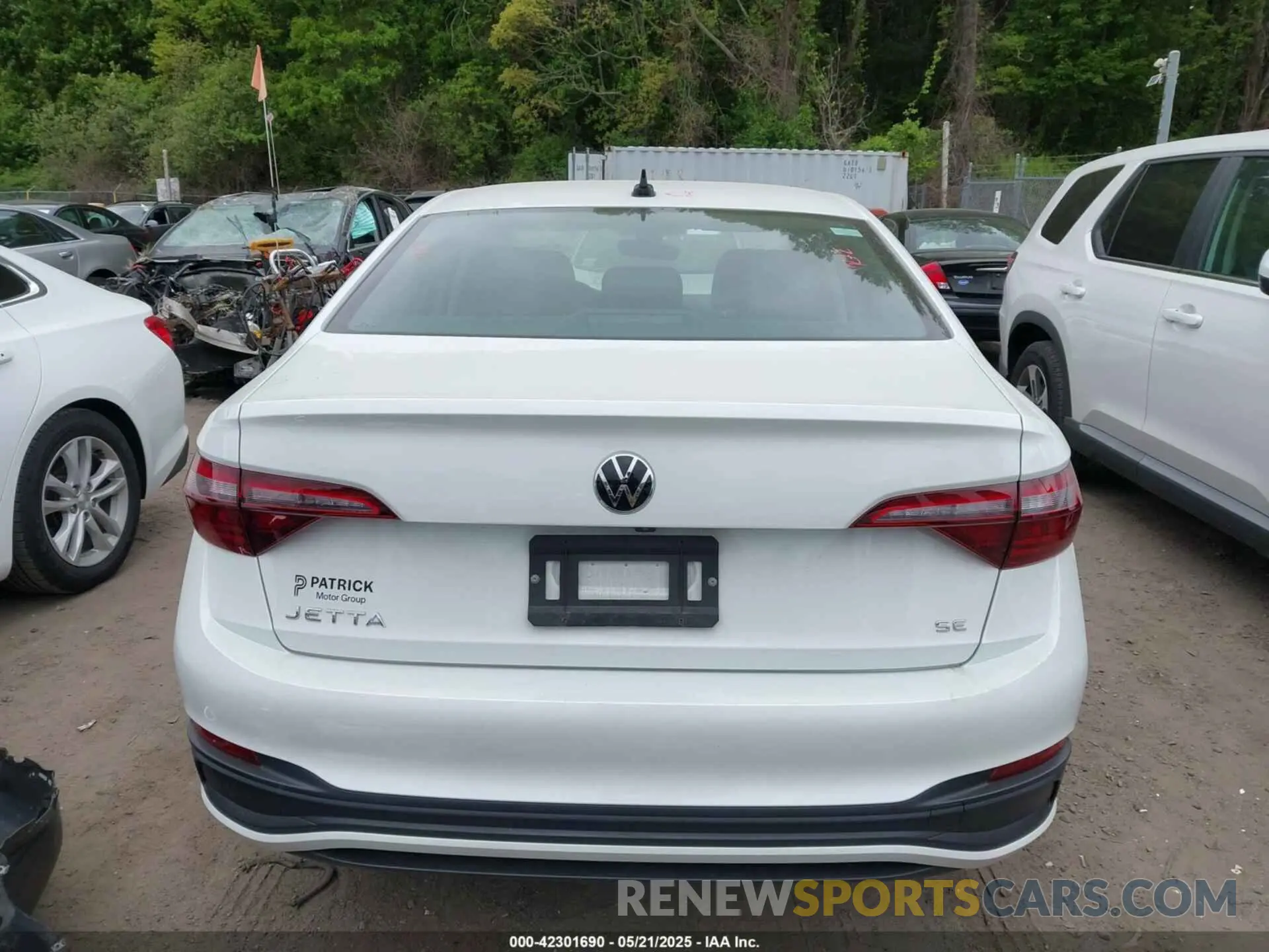 17 Photograph of a damaged car 3VWEM7BU1RM066809 VOLKSWAGEN JETTA 2024