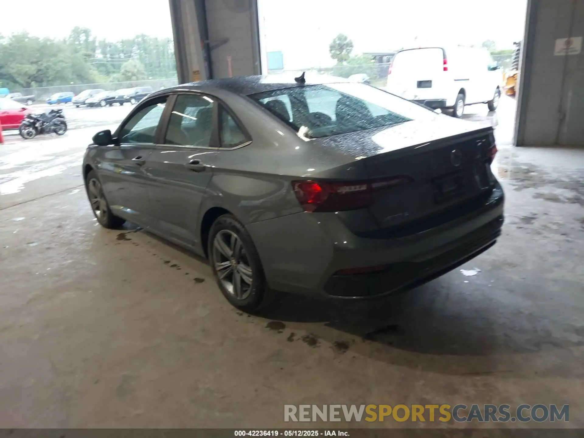 3 Photograph of a damaged car 3VWEM7BU1RM074196 VOLKSWAGEN JETTA 2024