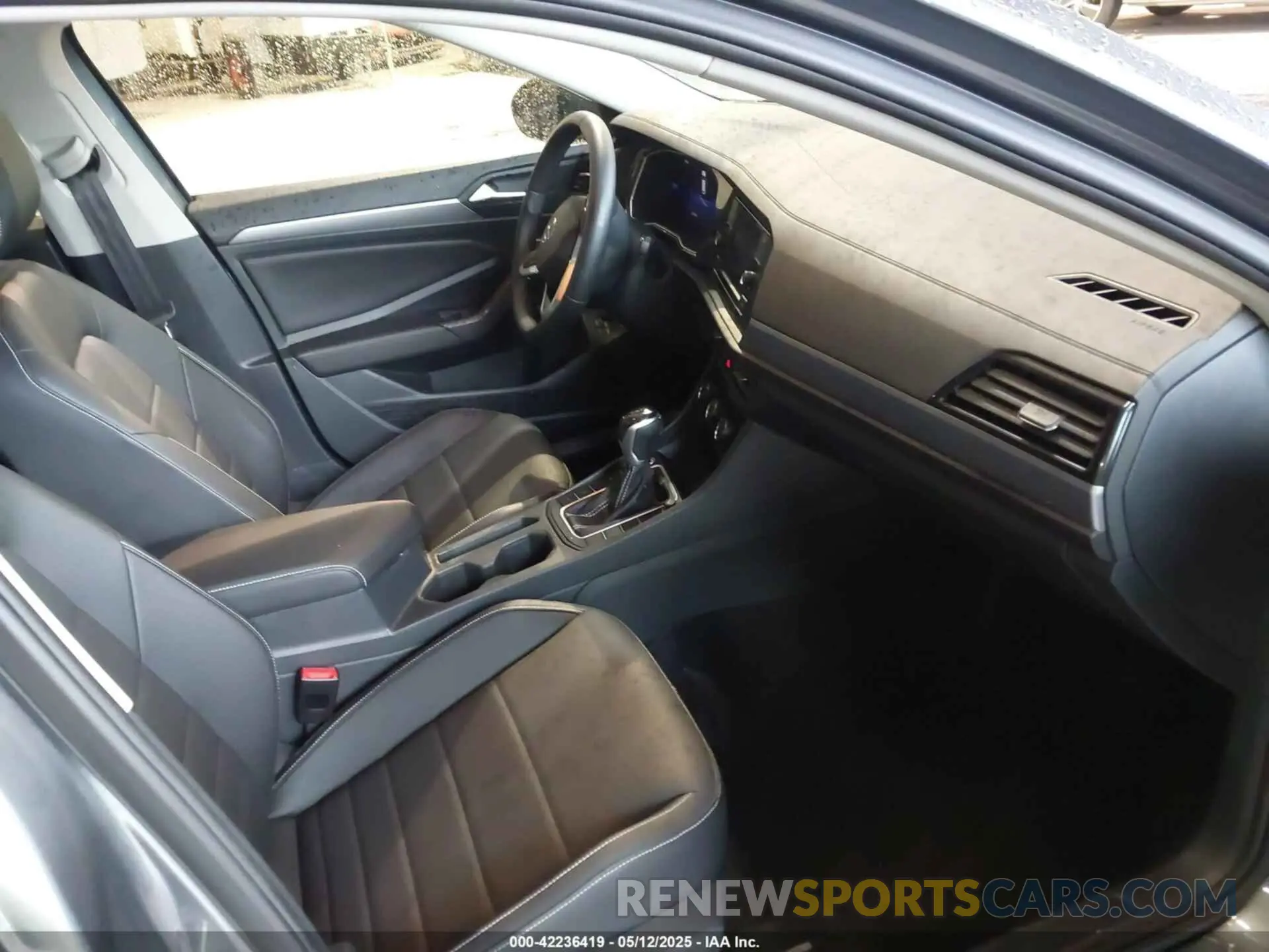 5 Photograph of a damaged car 3VWEM7BU1RM074196 VOLKSWAGEN JETTA 2024