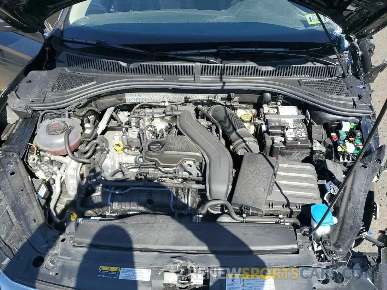 12 Photograph of a damaged car 3VWEM7BU4RM040981 VOLKSWAGEN JETTA 2024