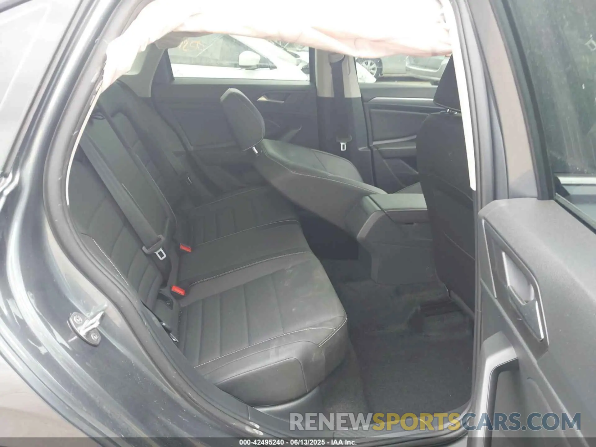 8 Photograph of a damaged car 3VWEM7BU4RM068554 VOLKSWAGEN JETTA 2024